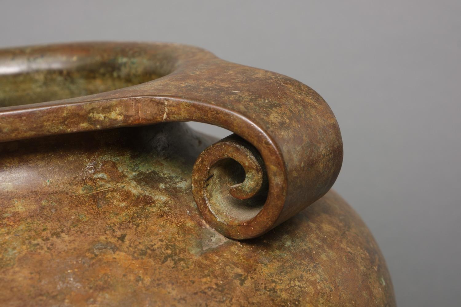 Large & impressive Japanese brown/ochre patinated bronze urn-shaped vase 5