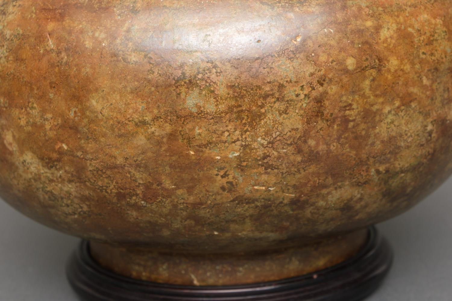 Large & impressive Japanese brown/ochre patinated bronze urn-shaped vase 7