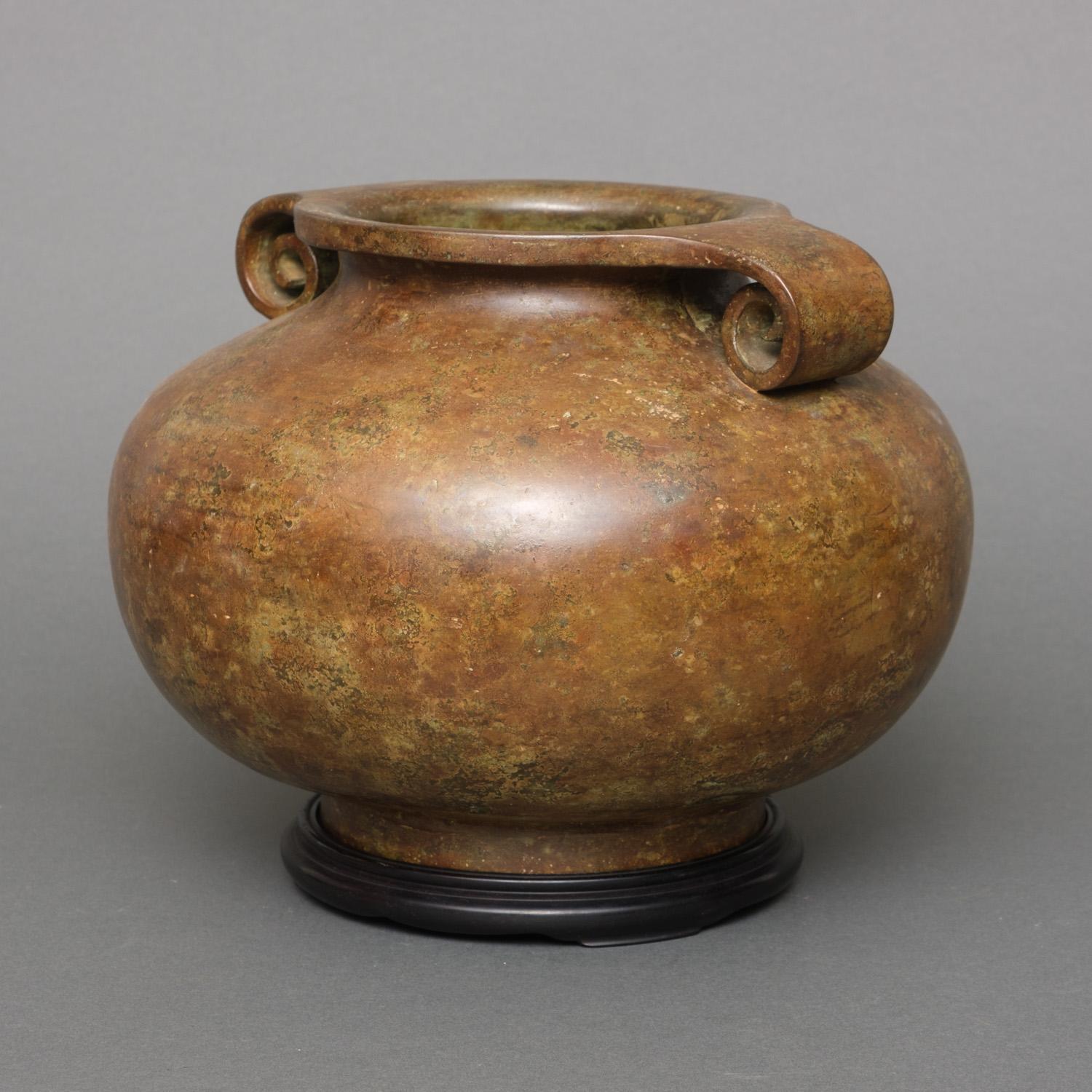 20th Century Large & impressive Japanese brown/ochre patinated bronze urn-shaped vase