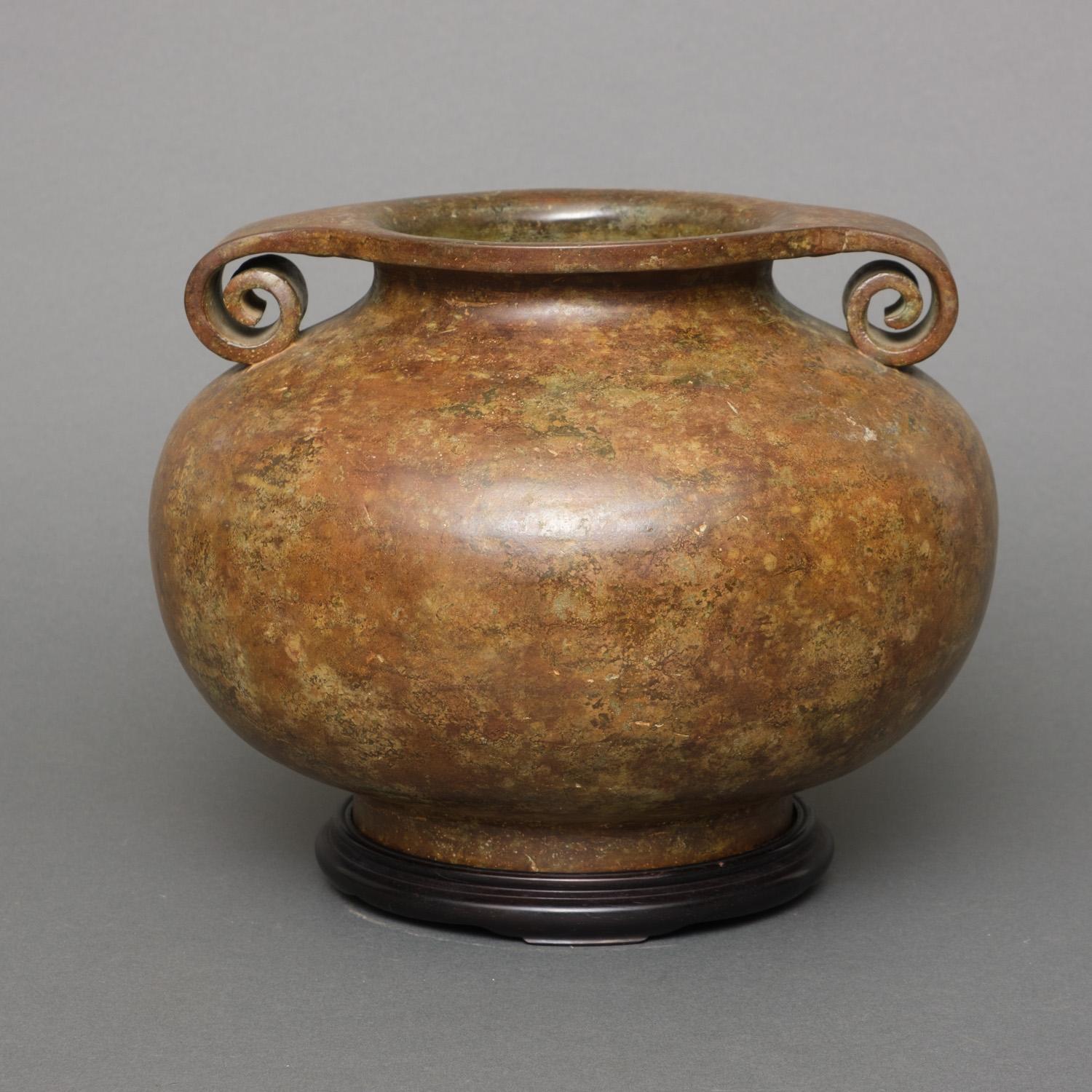 Large & impressive Japanese brown/ochre patinated bronze urn-shaped vase 3