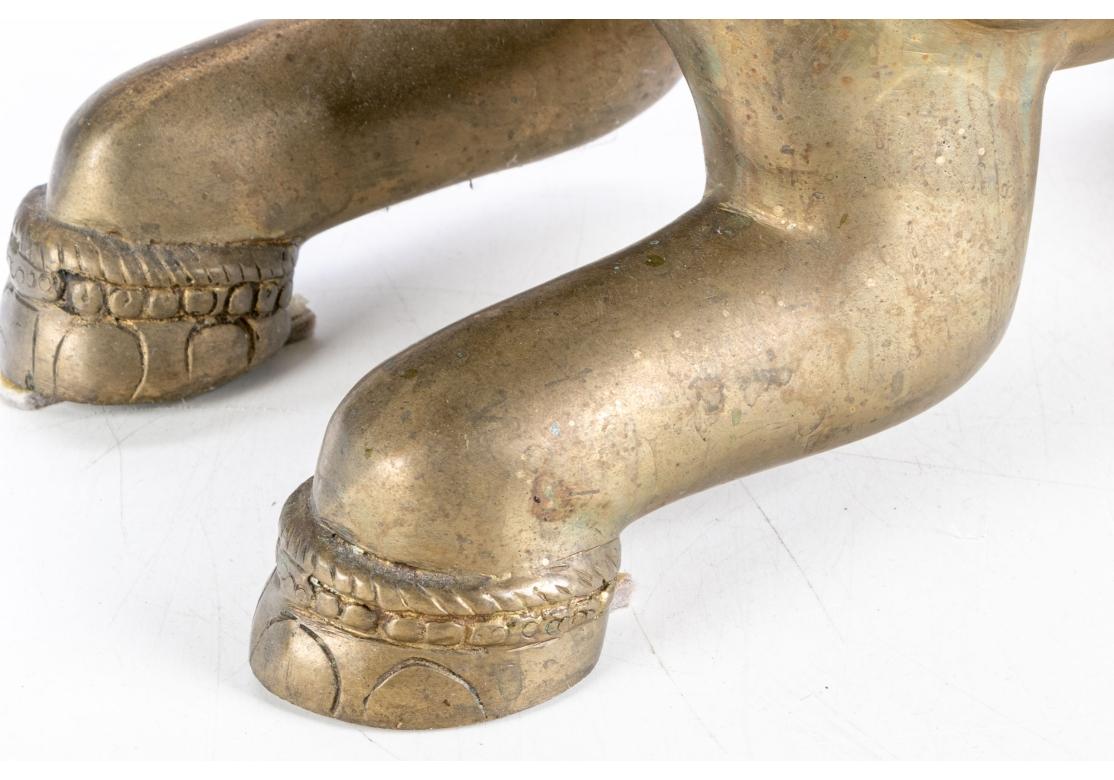 Moulage Grand support indien en laiton en forme d'éléphant pour parapluie/canne en vente