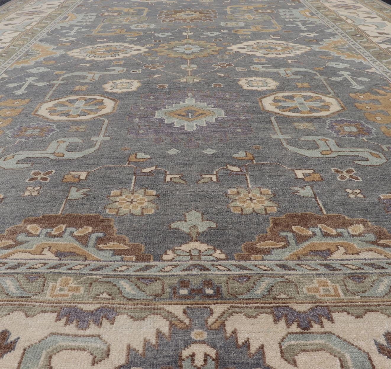 Großer handgeknüpfter indischer Oushak-Teppich in verblassten Erdtönen in 9'10 x 14'2 im Angebot 8
