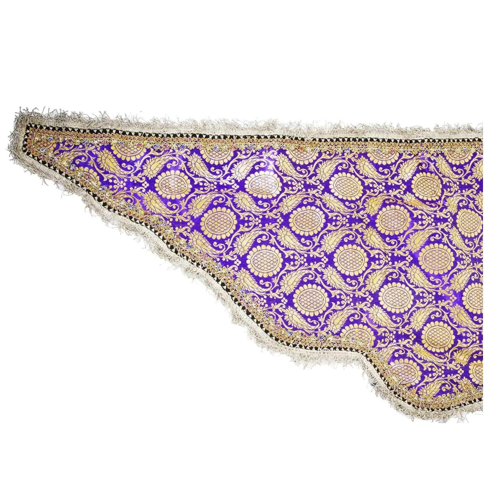 XVIIIe siècle et antérieur Grande décoration intérieure en textile persan indien en vente