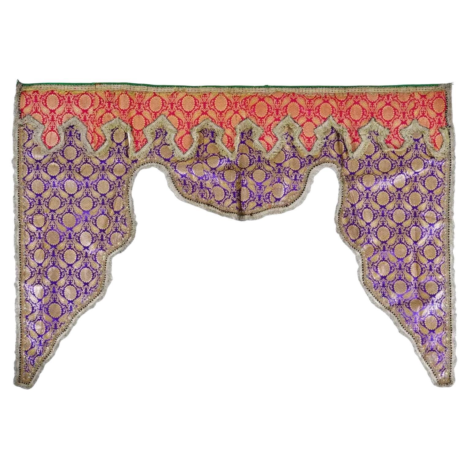 Grande décoration intérieure en textile persan indien en vente