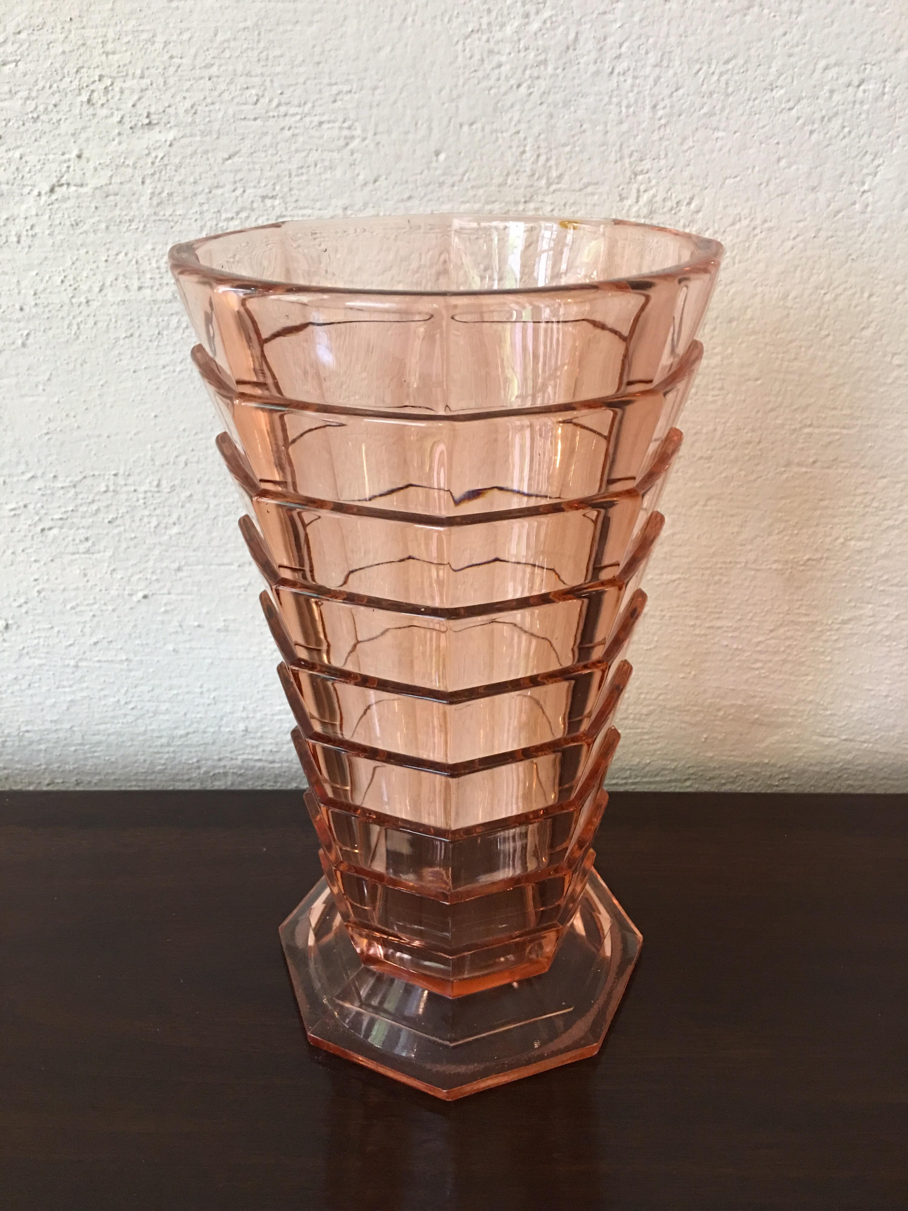 American Large Indiana Tea Room Depression Glass Vase
