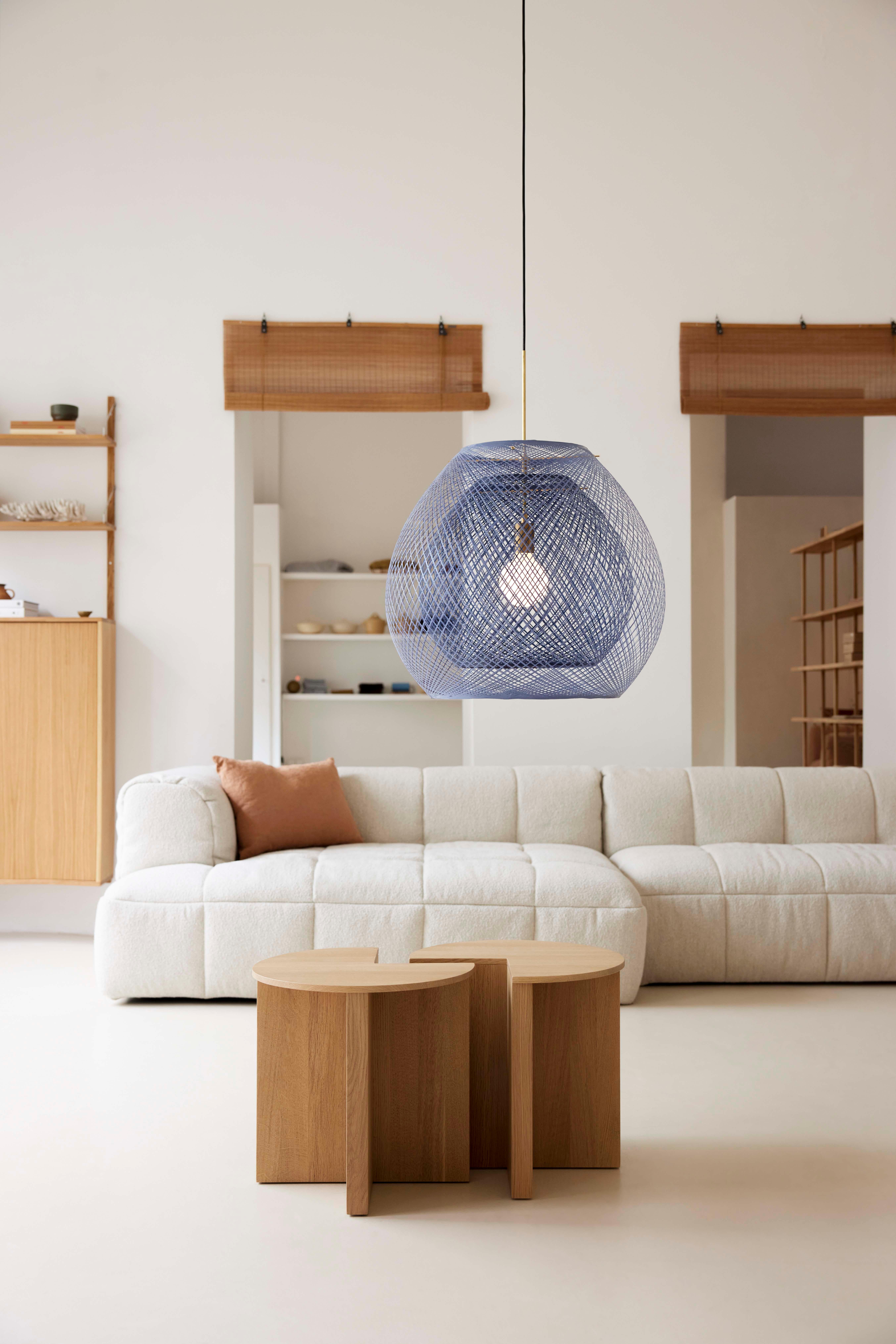 Large Indigo Night Twilight Set pendant lamp by Atelier Robotiq
Dimensions: D 72 x H 64 cm
Materials: Resin-impregnated industrial fiber.
Available in different colors: Golden Hour, Pink Moon, and Indigo Night.
Also available in single