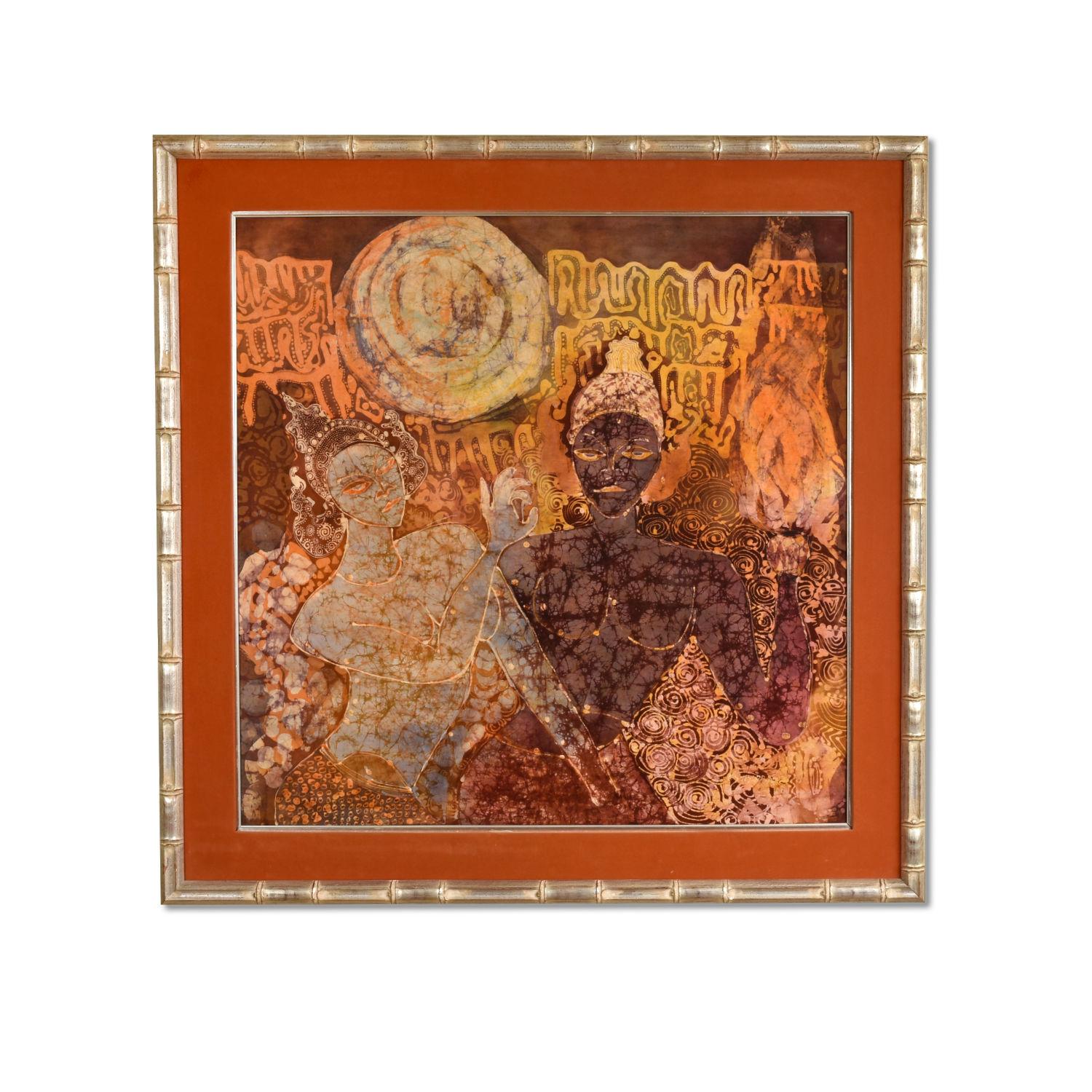 Exquisite indonesische Vintage-Batik, die eine männliche und eine weibliche Figur in traditioneller Kleidung zeigt. Die farbenprächtige südasiatische Batik zeigt zwei Figuren, die sich möglicherweise umwerben. Die barbusigen Figuren tragen beide