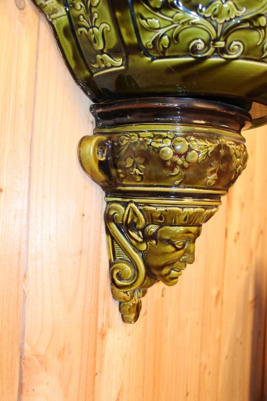 Large Indoor Ceramic Wall Fountain From Sarreguemines 19th Century For Sale 5