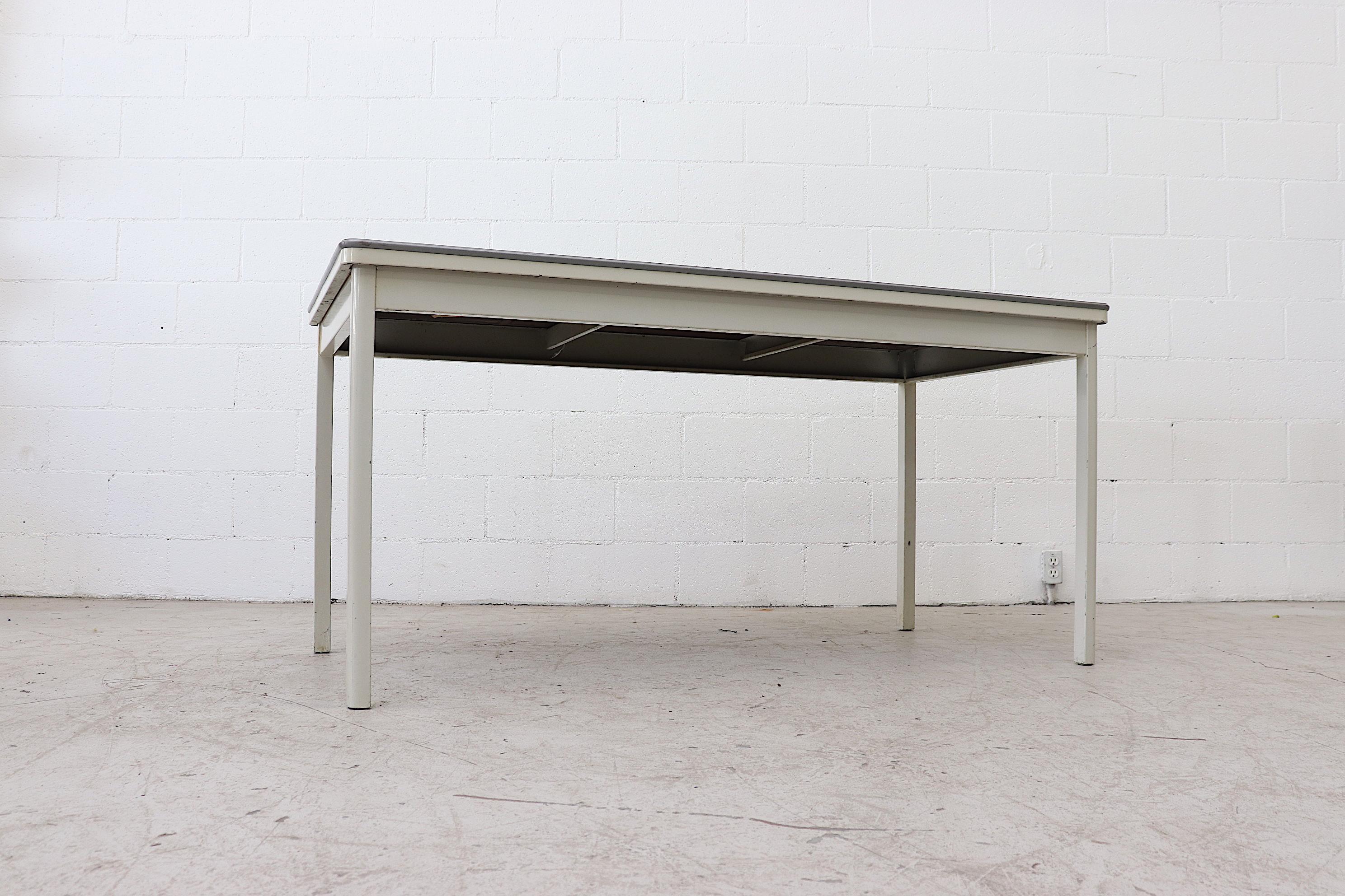 Large Industrial Ahrend de Cirkel Dining or Conference Table In Good Condition In Los Angeles, CA