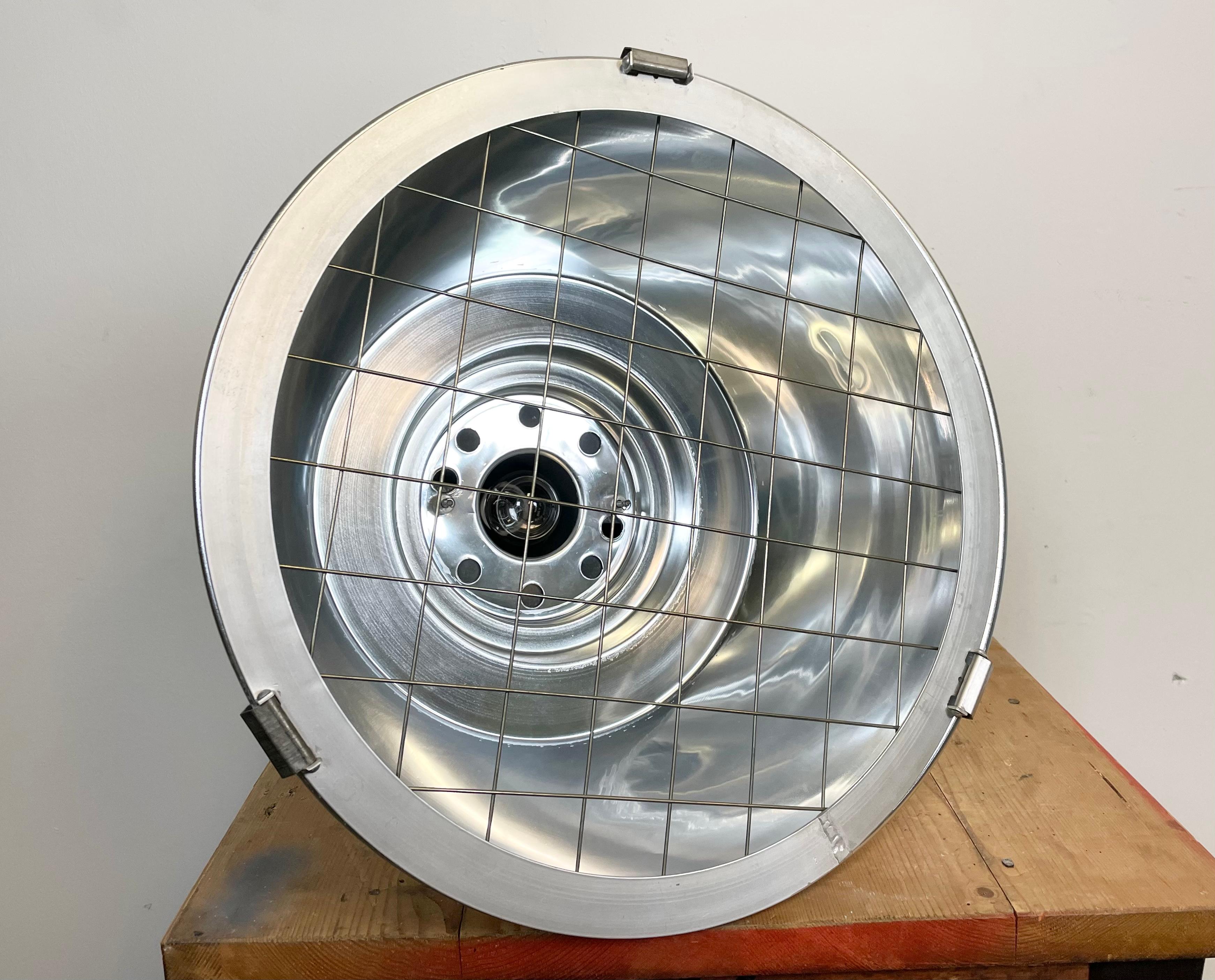 Large Industrial Aluminium Lamp with Iron Grid from Siemens, 1980’s For Sale 7