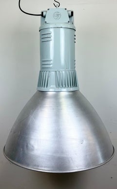Grande lampe à suspension industrielle en aluminium de Elektrosvit, années 1960