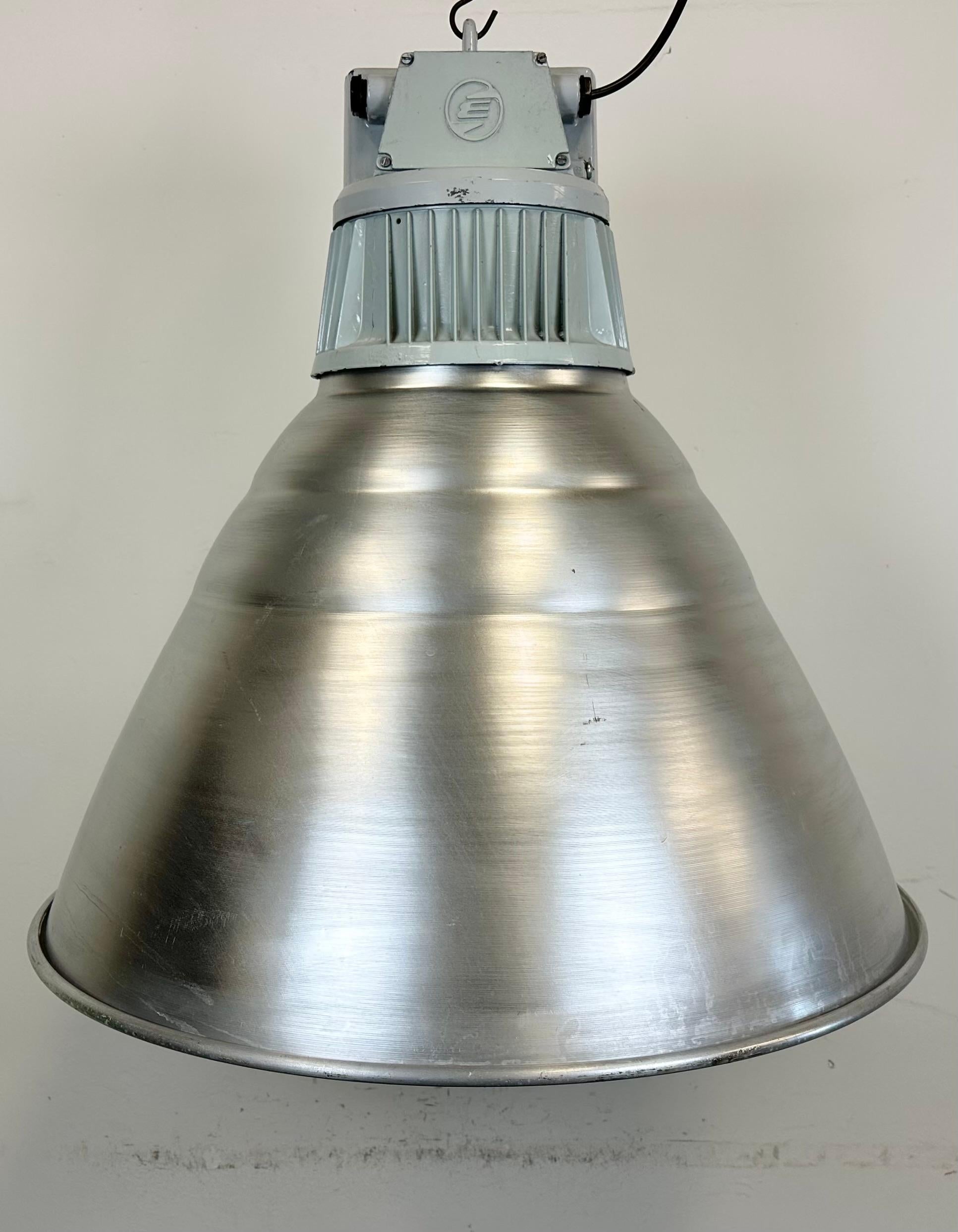 Cast Large Industrial Aluminium Pendant Light from Elektrosvit, 1960s For Sale