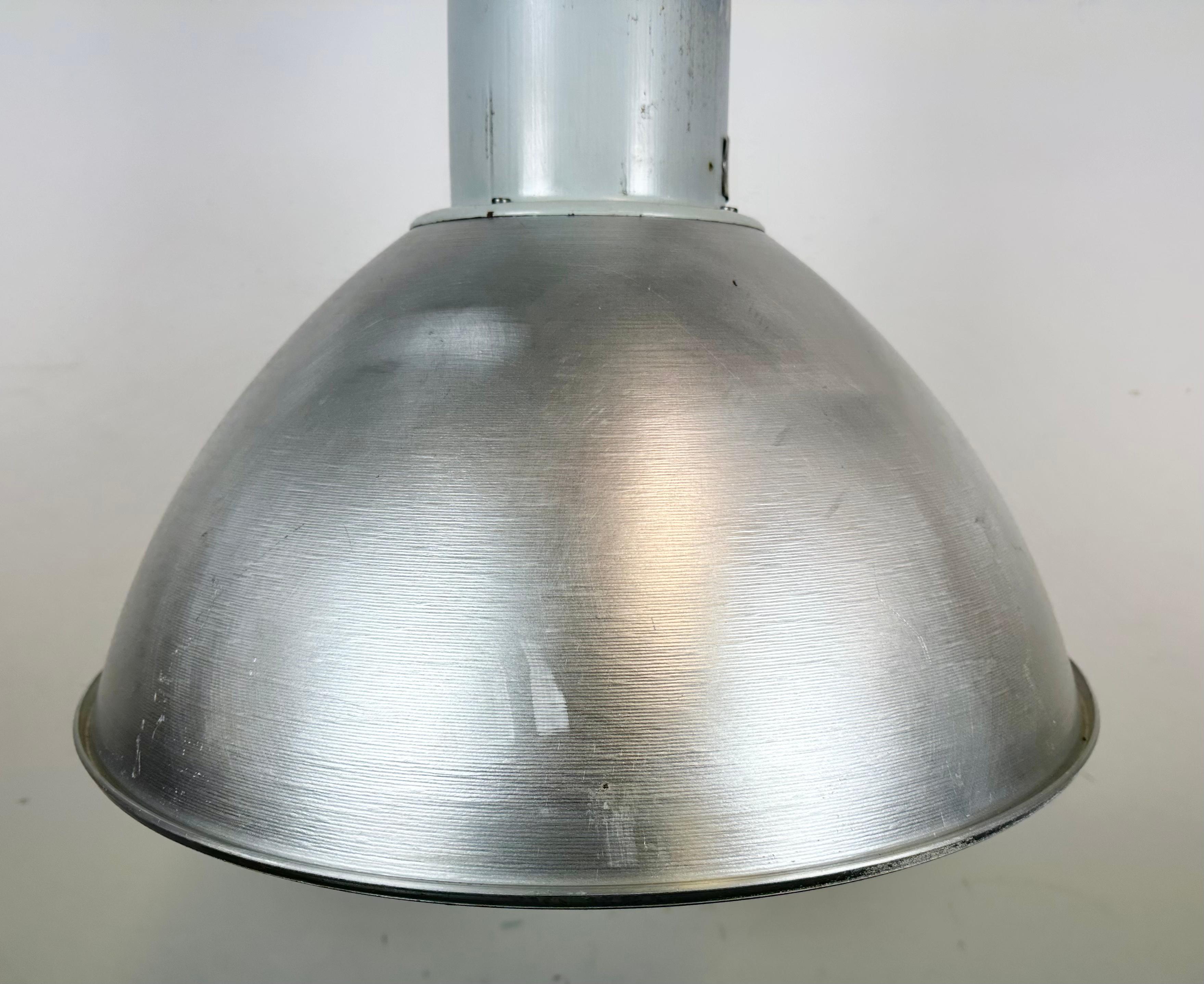 Large Industrial Aluminium Pendant Light from Elektrosvit, 1960s In Good Condition For Sale In Kojetice, CZ