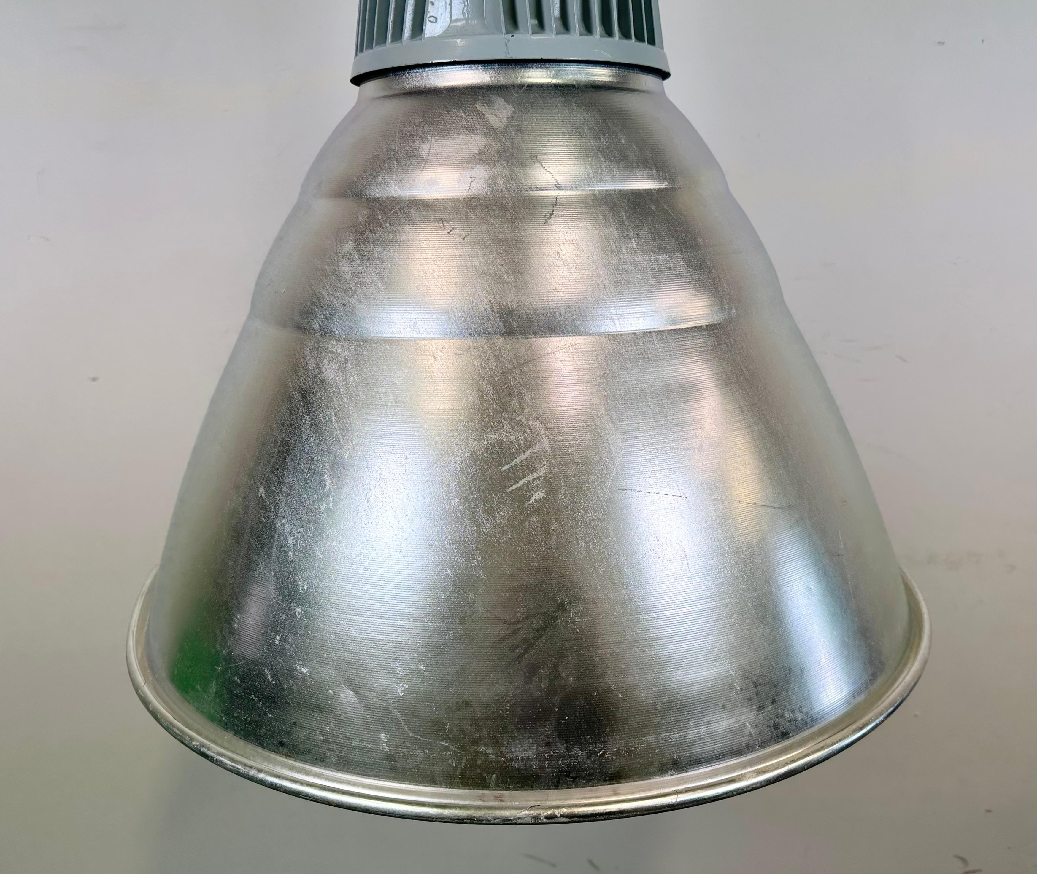 Large Industrial Aluminium Pendant Light from Elektrosvit, 1960s In Good Condition For Sale In Kojetice, CZ