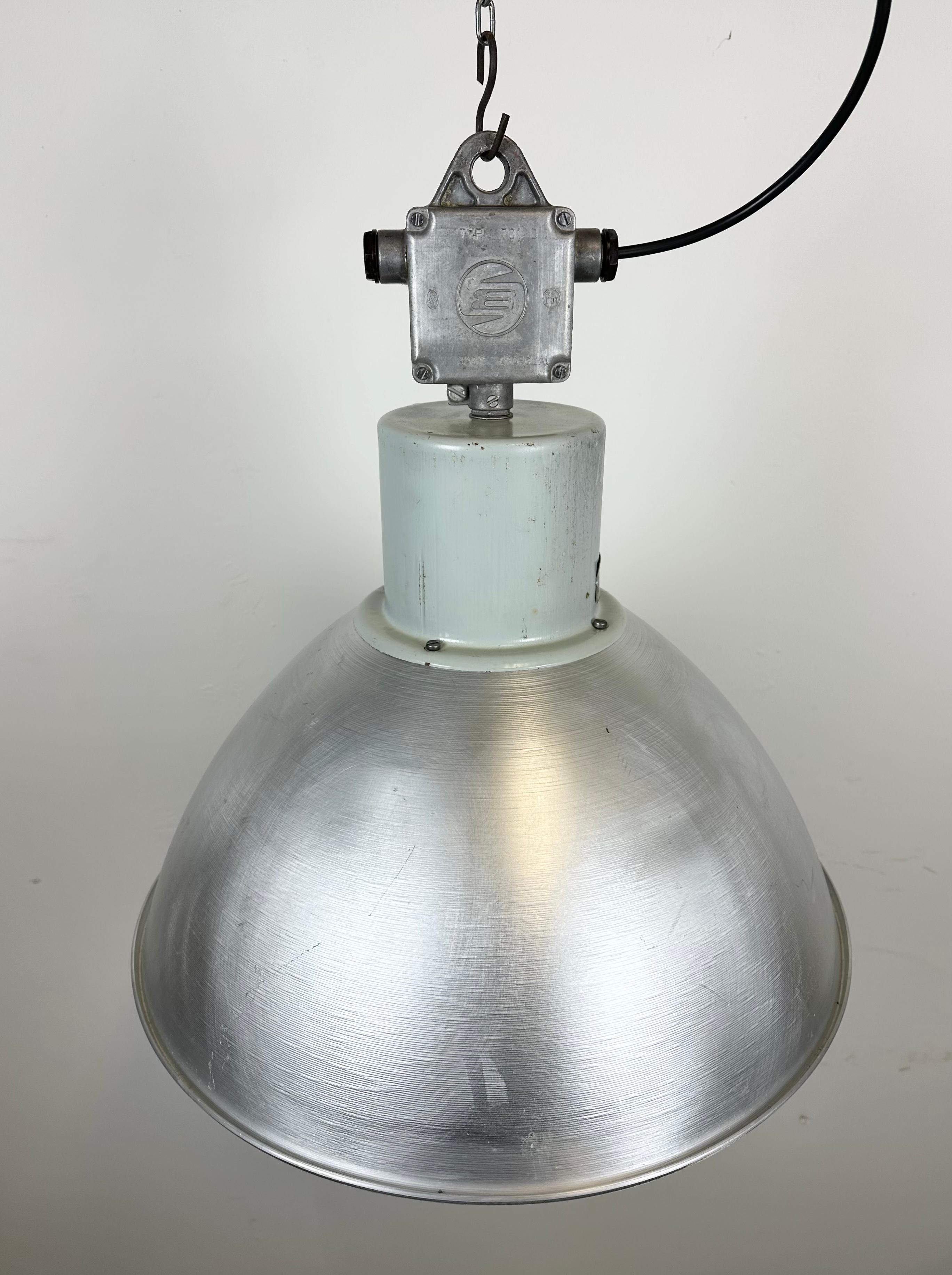 Large Industrial Aluminium Pendant Light from Elektrosvit, 1960s For Sale 1