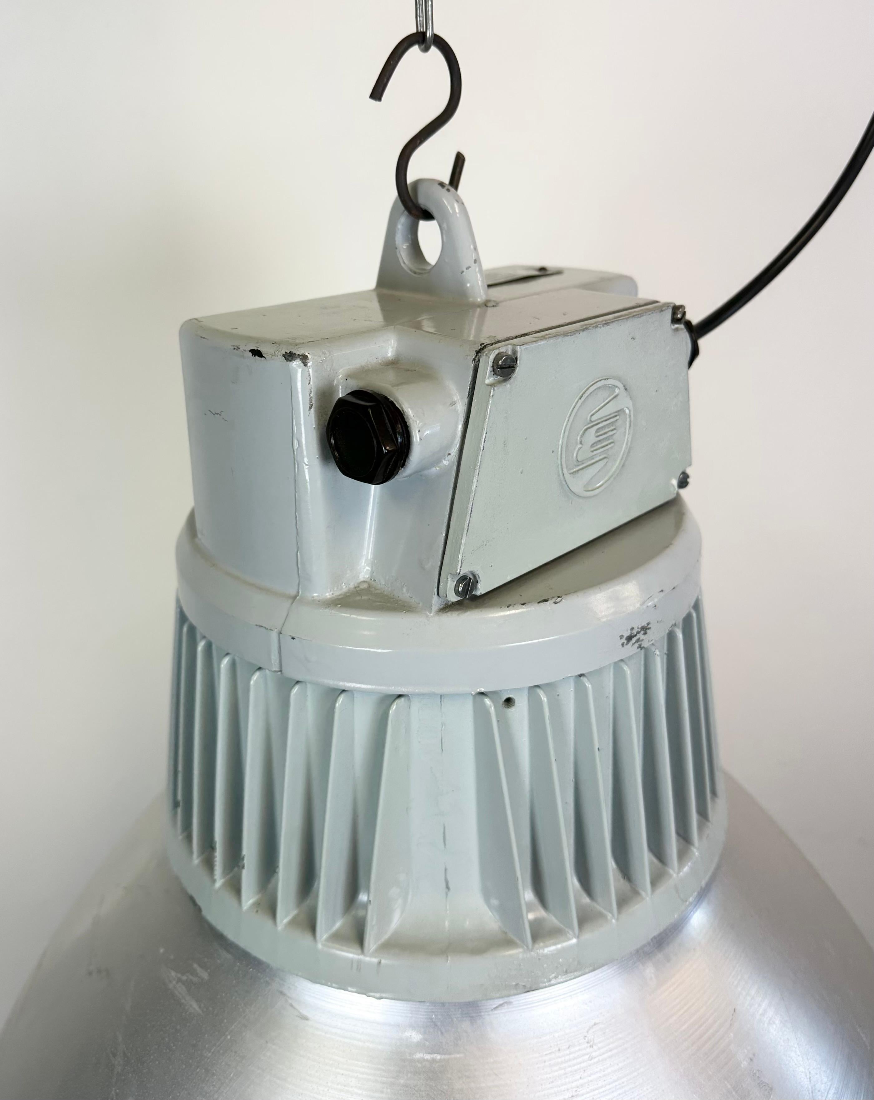 Large Industrial Aluminium Pendant Light from Elektrosvit, 1960s For Sale 1