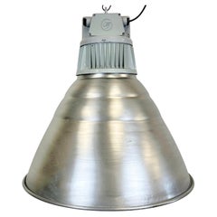 Grande lampe à suspension industrielle en aluminium de Elektrosvit, années 1960