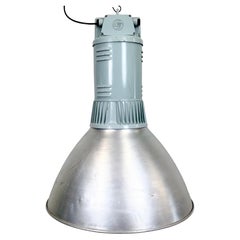 Grande lampe à suspension industrielle en aluminium de Elektrosvit, années 1960