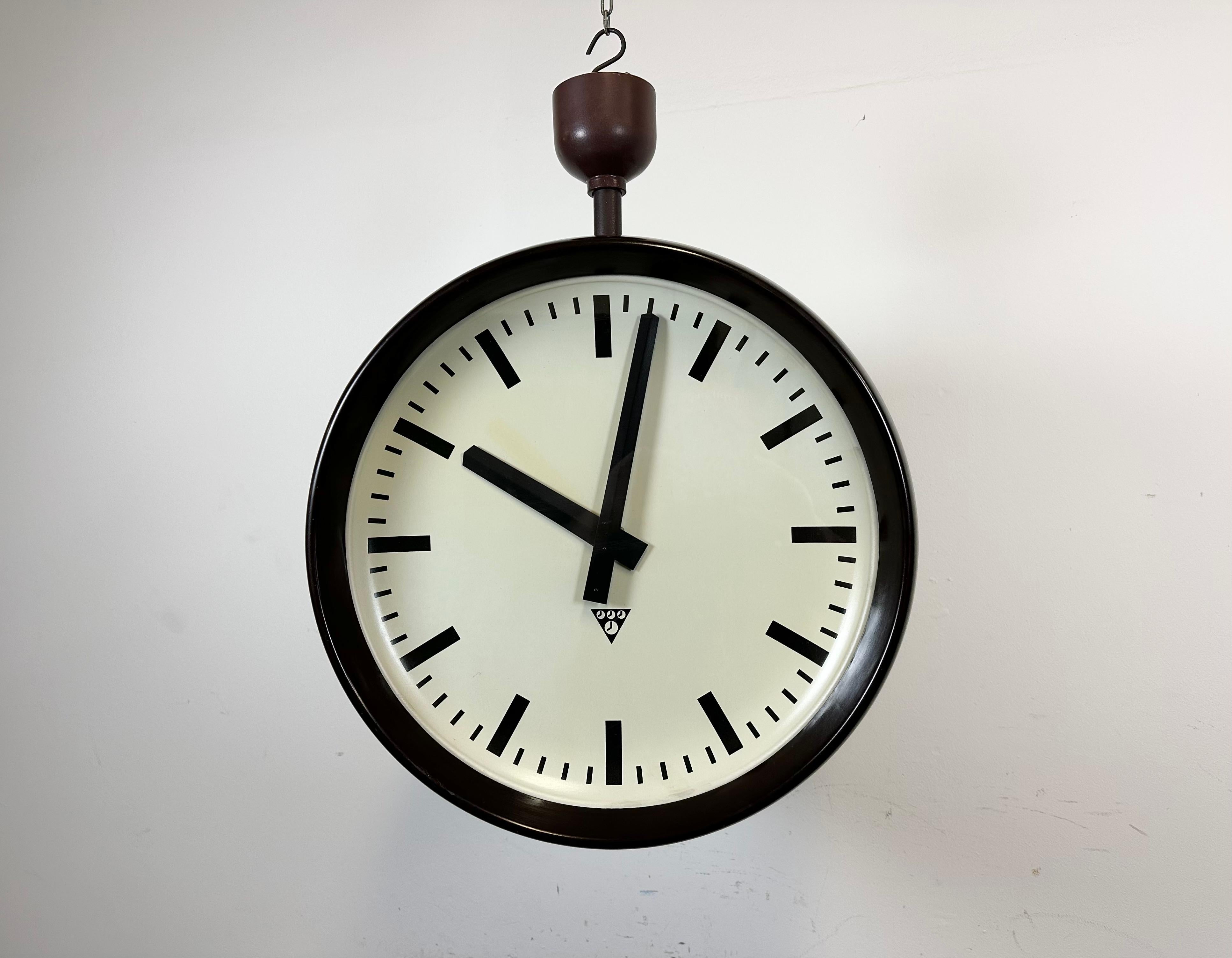Large Industrial Bakelite Double Sided Factory Clock from Pragotron, 1950s For Sale 7