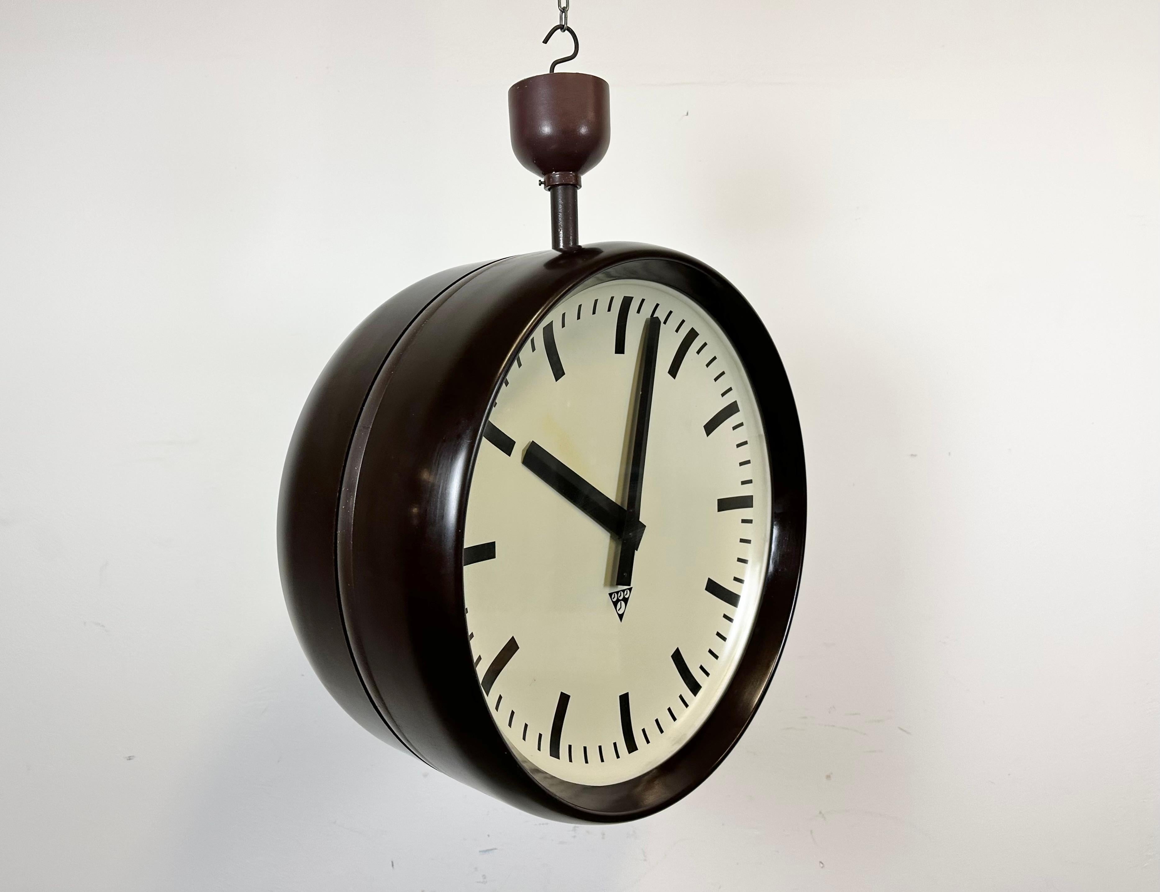 Large Industrial Bakelite Double Sided Factory Clock from Pragotron, 1950s For Sale 10