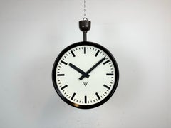 Grande orologio industriale in bachelite a doppia faccia di Pragotron, anni '50