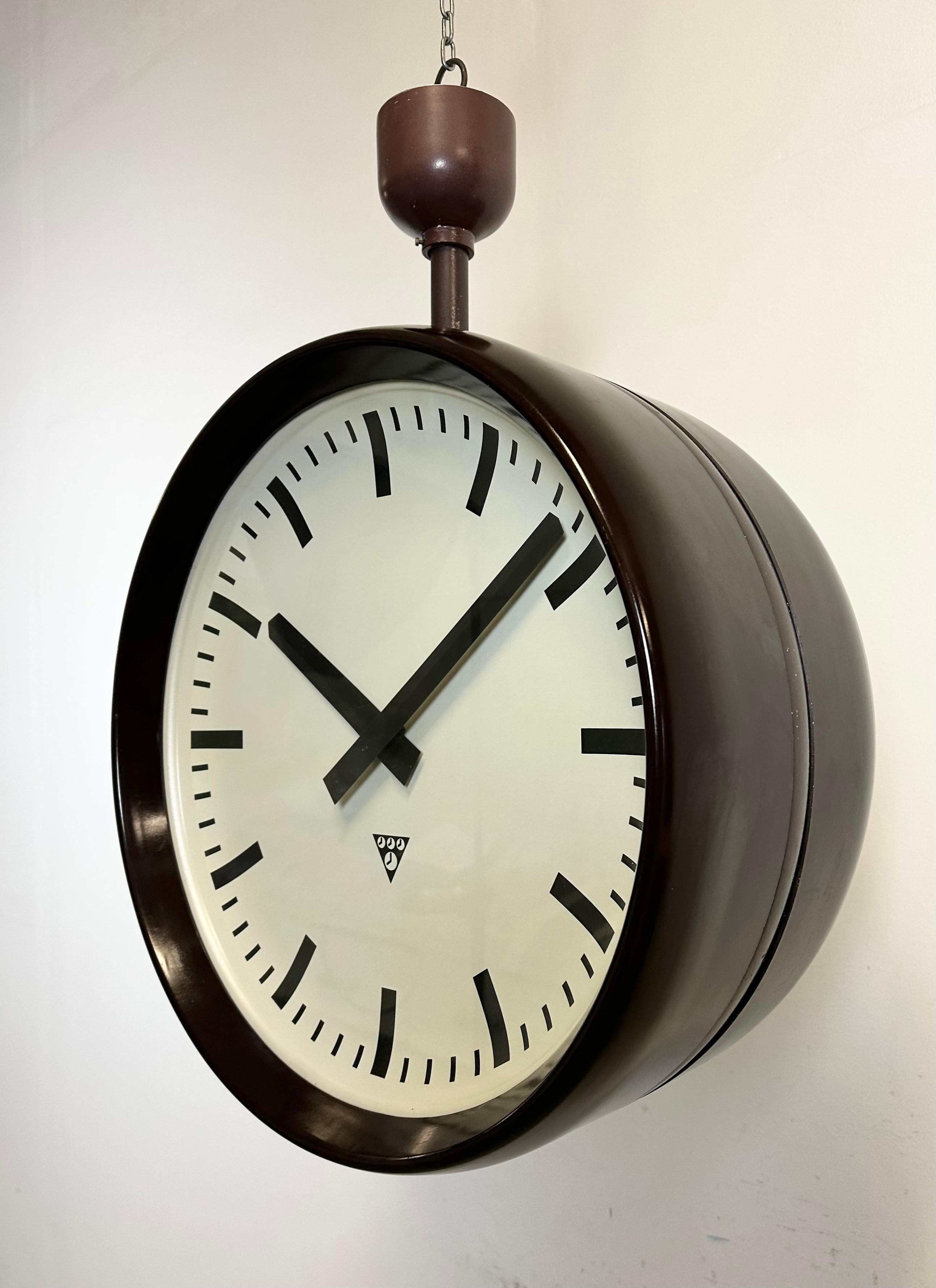 Large Industrial Bakelite Double Sided Factory Clock from Pragotron, 1950s In Good Condition For Sale In Kojetice, CZ