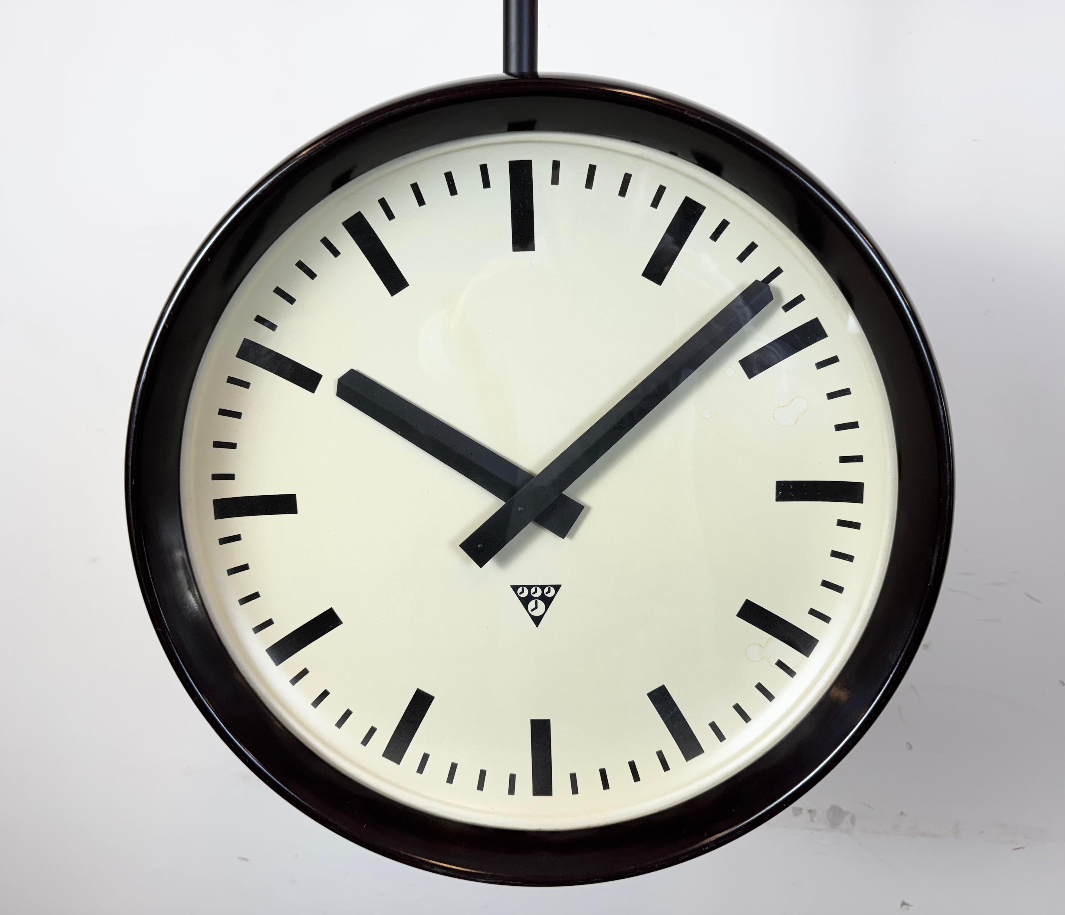 Ceco Grande orologio industriale in bachelite a doppia faccia di Pragotron, anni '50 in vendita