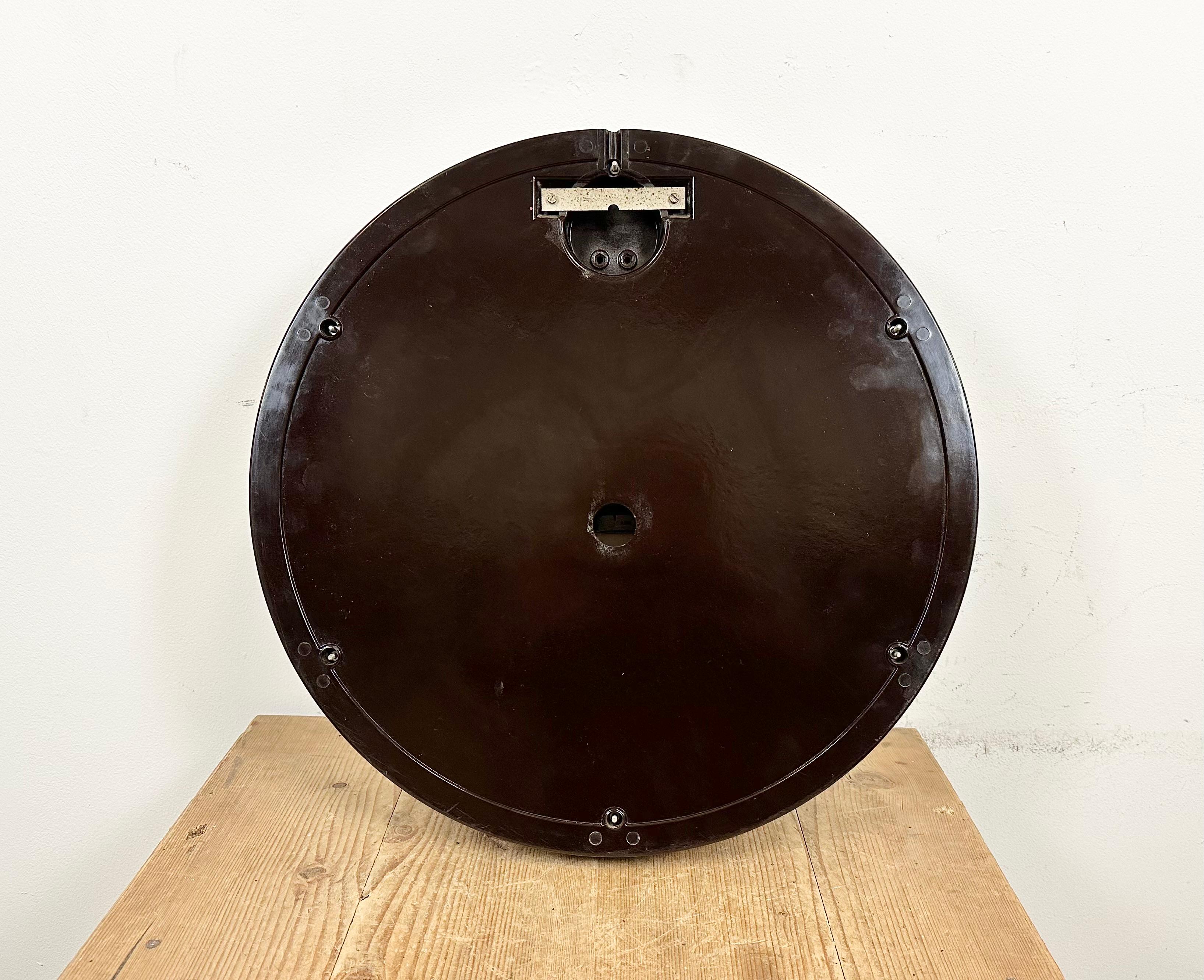 Large Industrial Bakelite Factory Wall Clock from Pragotron, 1960s For Sale 9