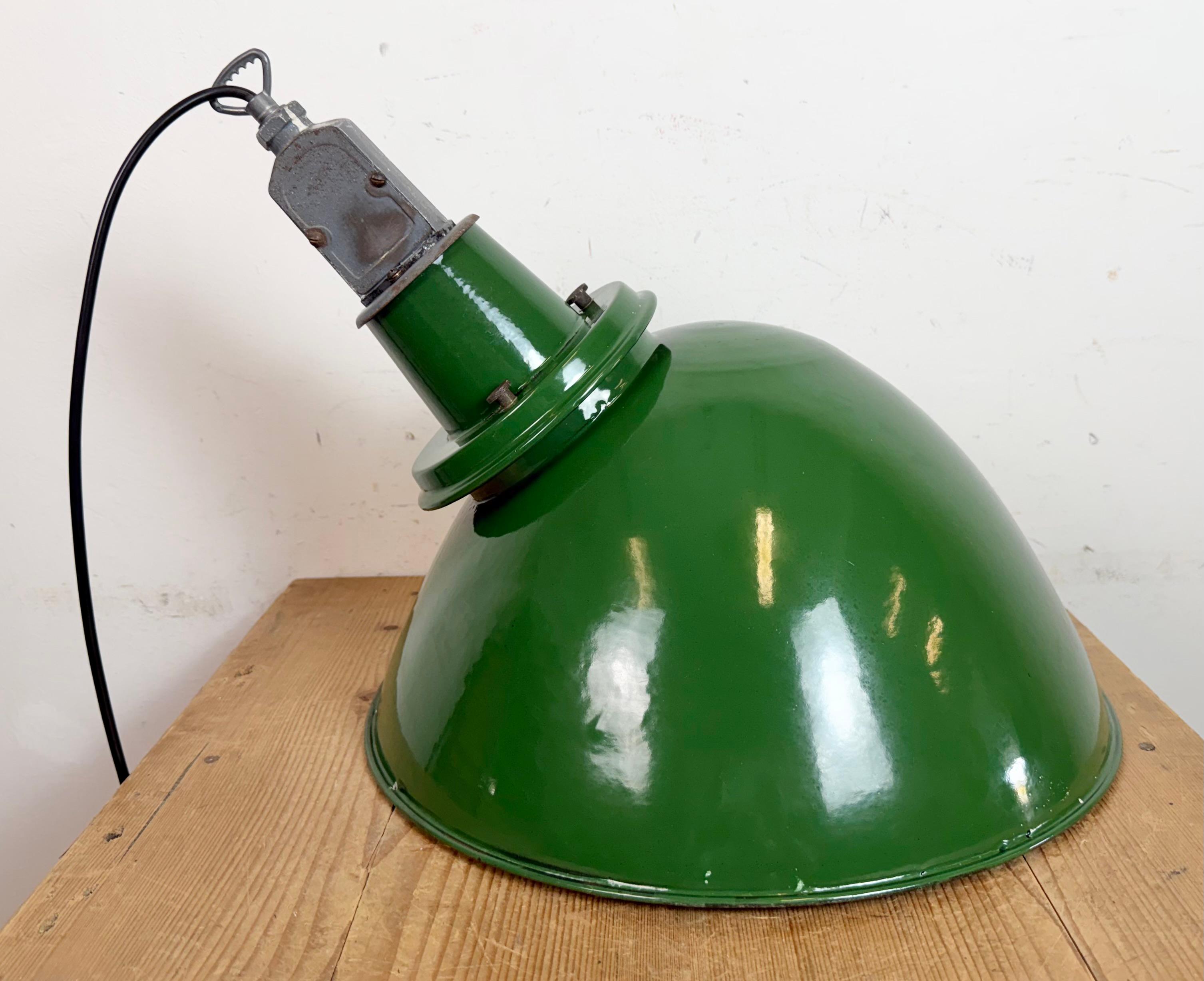 Large Industrial British Green Enamel Factory Pendant Lamp from Benjamin, 1960s For Sale 9