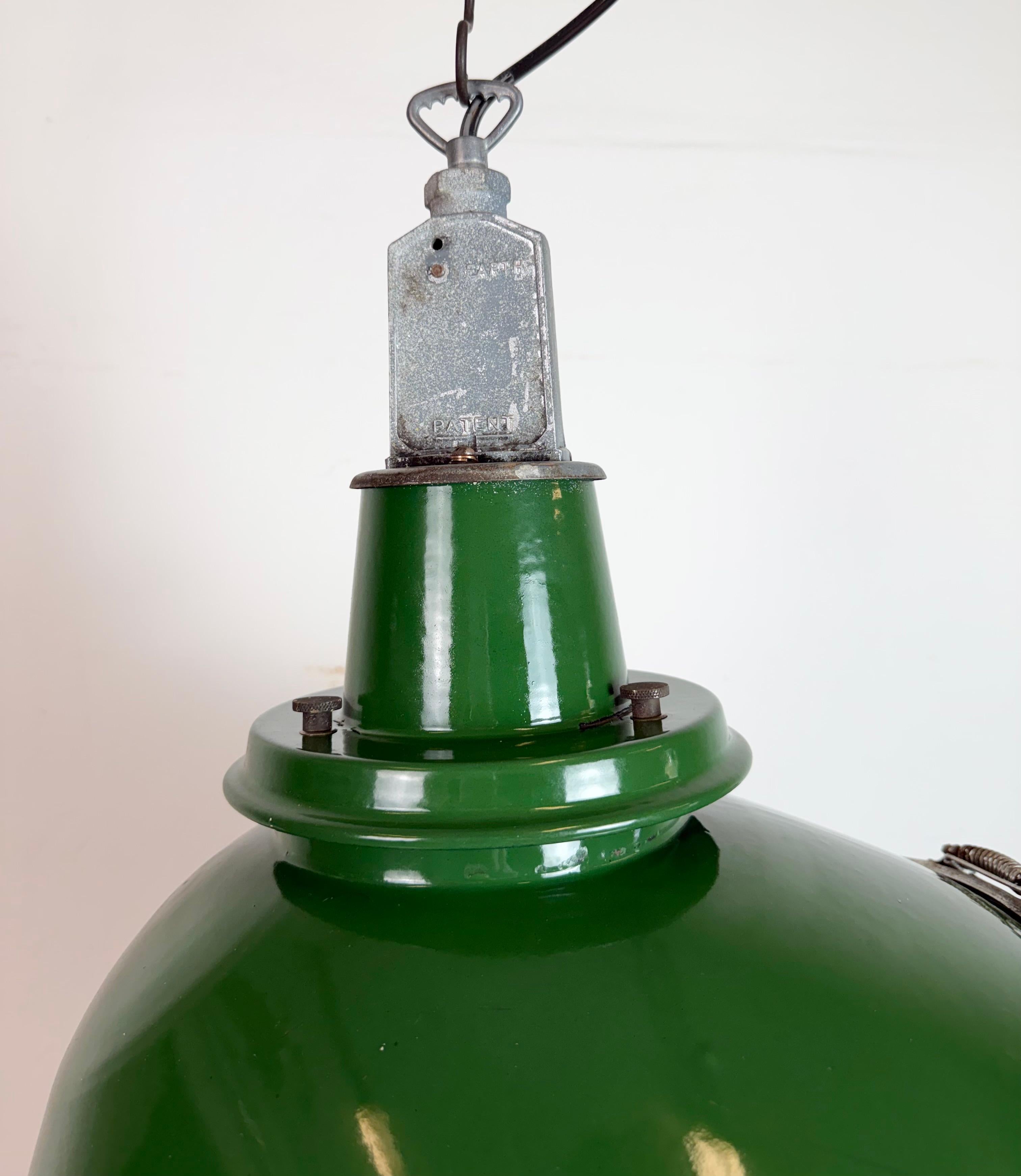 Large Industrial British Green Enamel Factory Pendant Lamp from Benjamin, 1960s For Sale 1