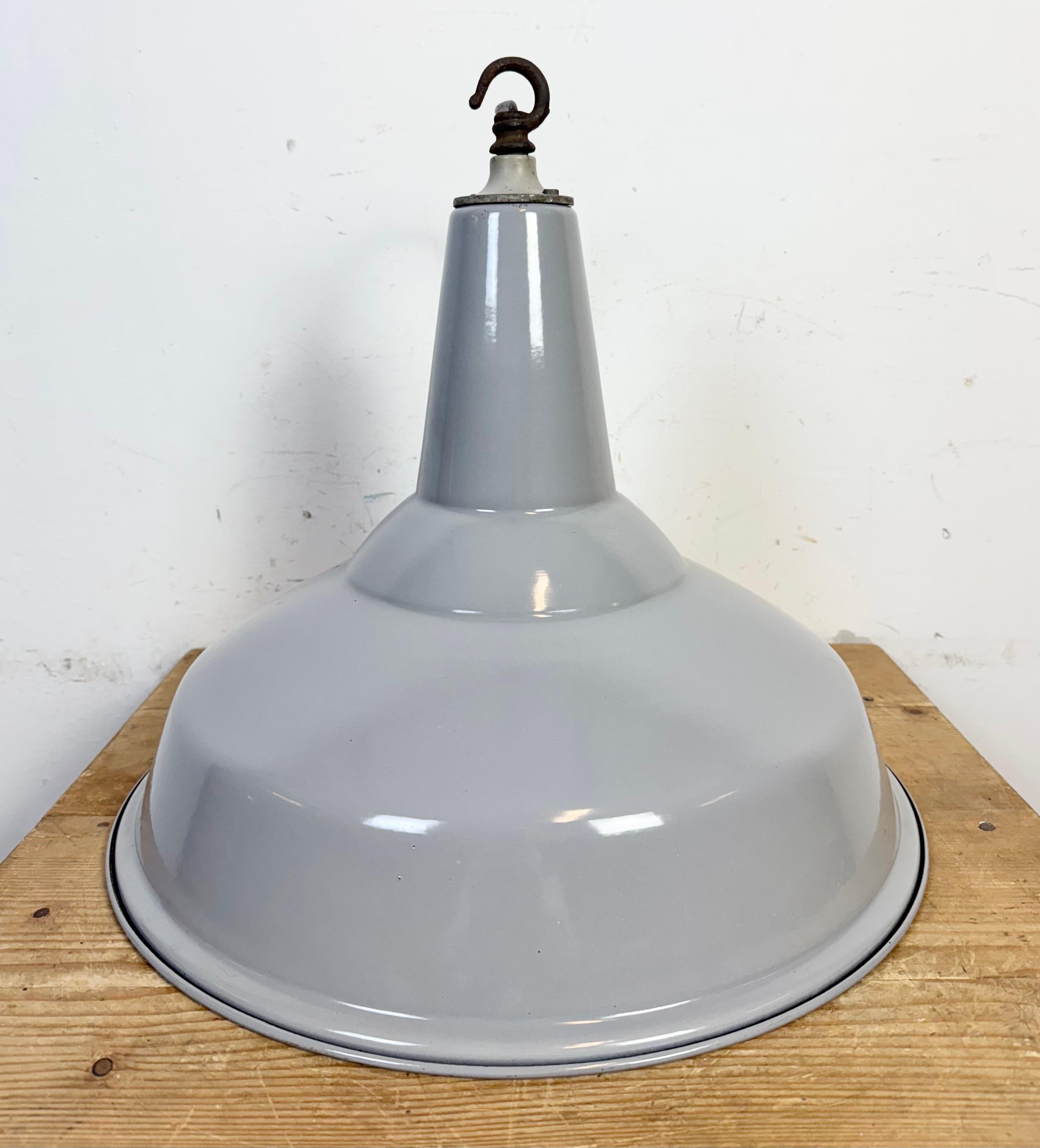 Large Industrial British Grey Enamel Factory Pendant Lamp from Benjamin, 1960s For Sale 6