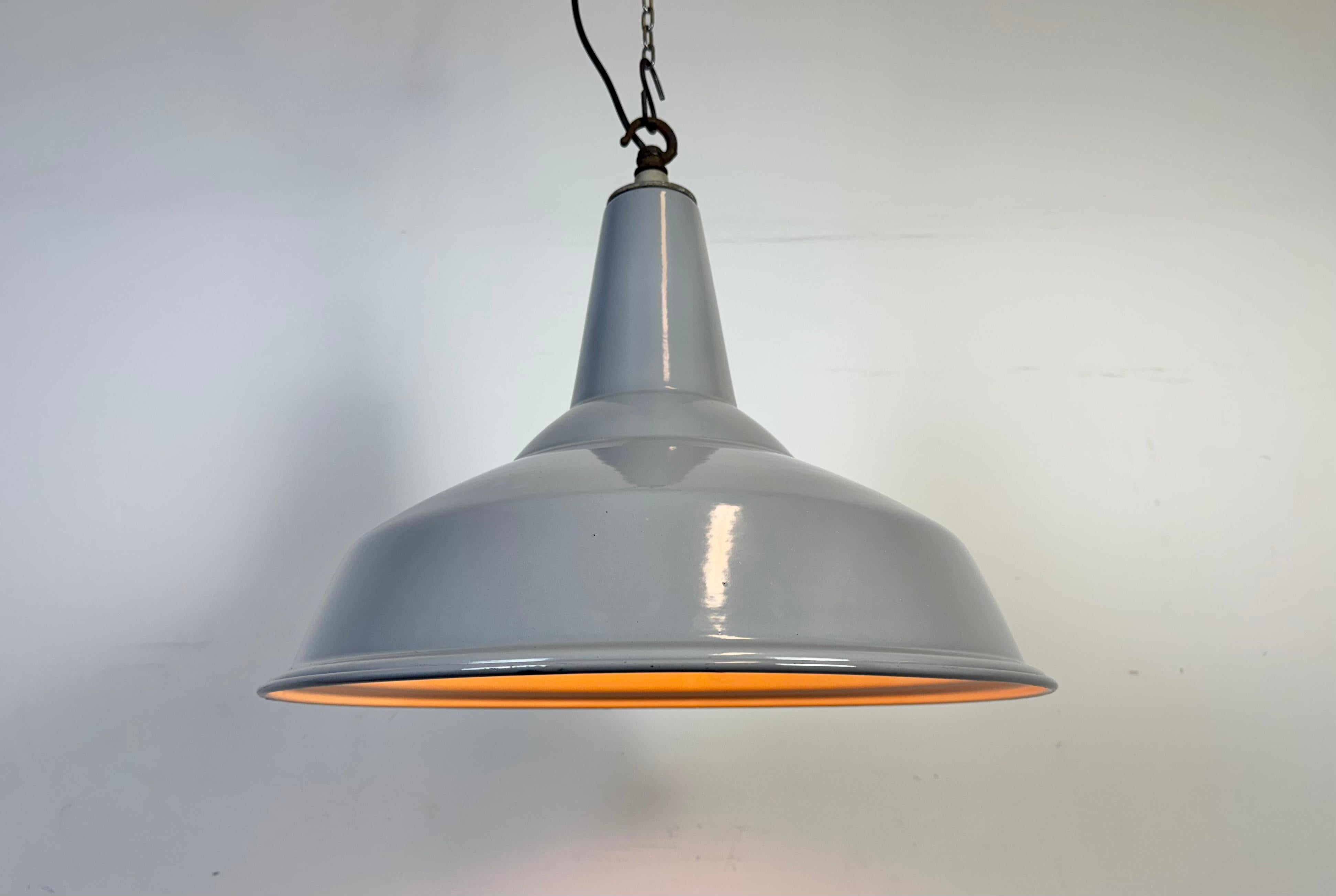 Large Industrial British Grey Enamel Factory Pendant Lamp from Benjamin, 1960s For Sale 8