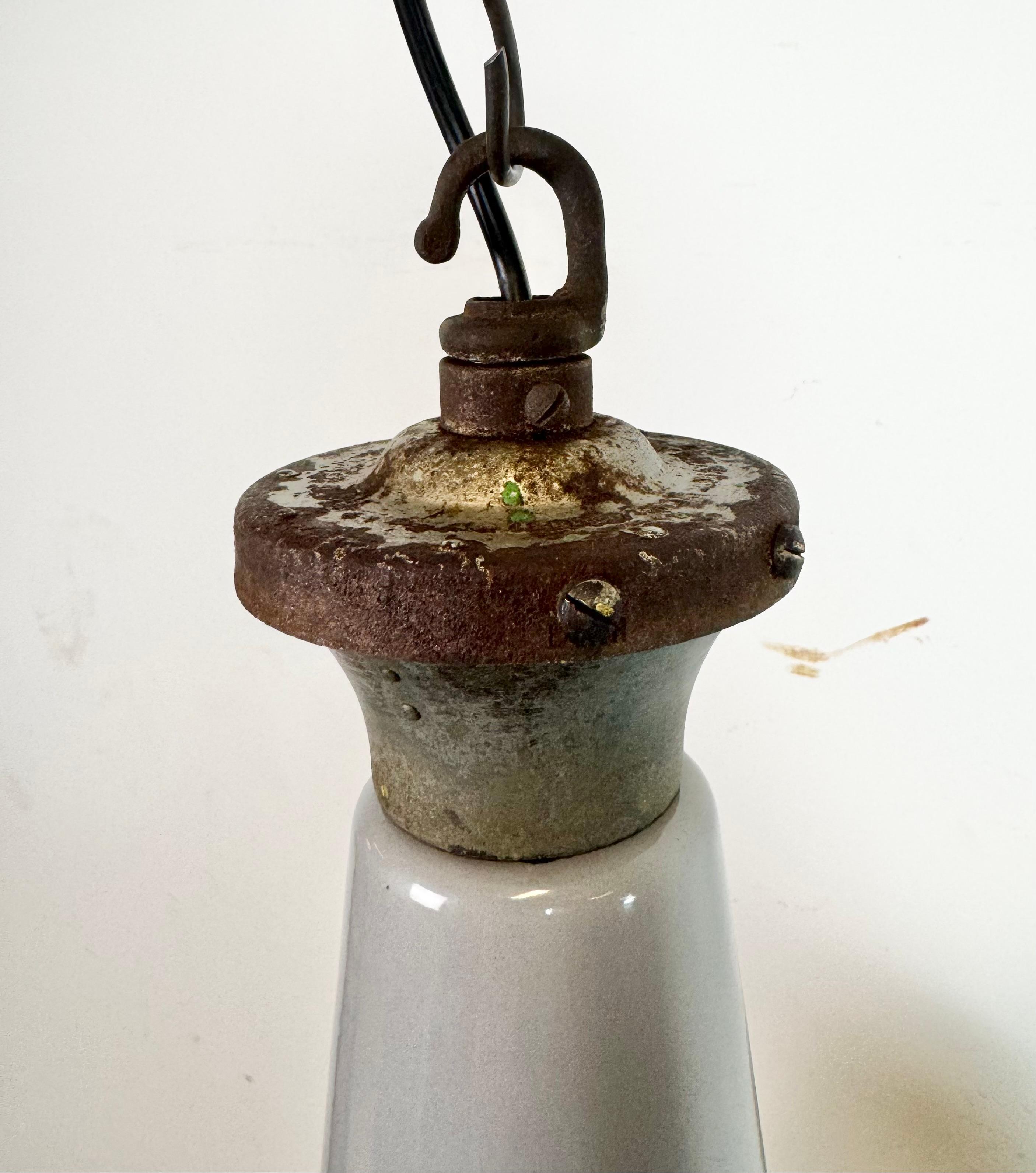 Large Industrial British Grey Enamel Factory Pendant Lamp from Benjamin, 1960s For Sale 2