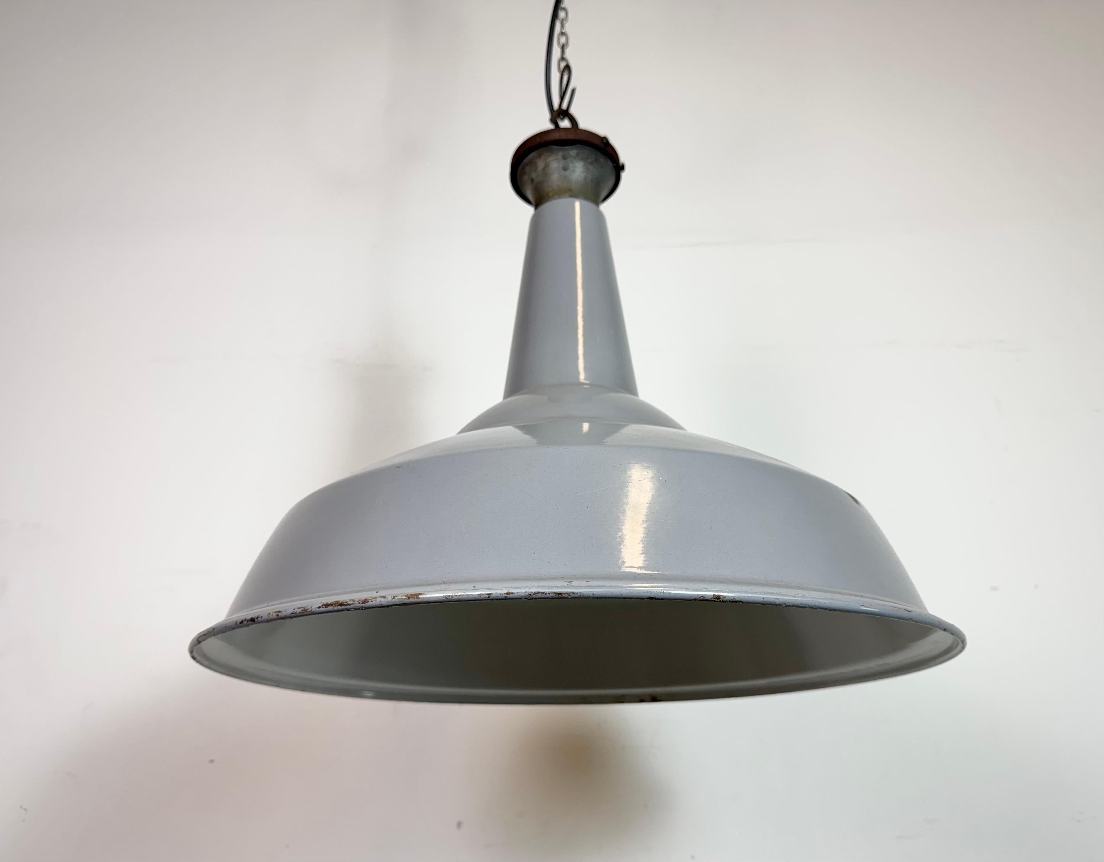 Large Industrial British Grey Enamel Factory Pendant Lamp from Benjamin, 1960s For Sale 3