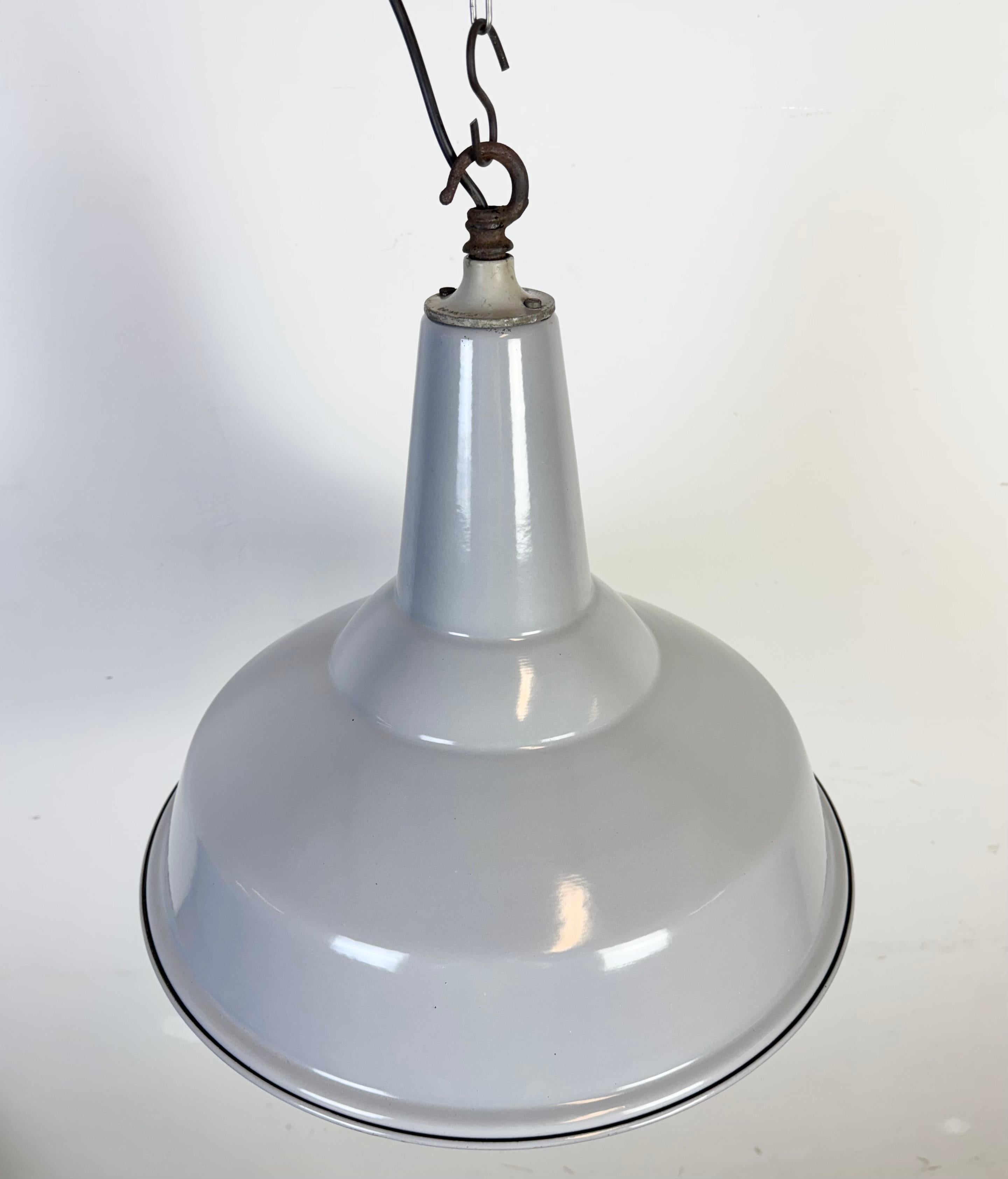 Large Industrial British Grey Enamel Factory Pendant Lamp from Benjamin, 1960s For Sale 4