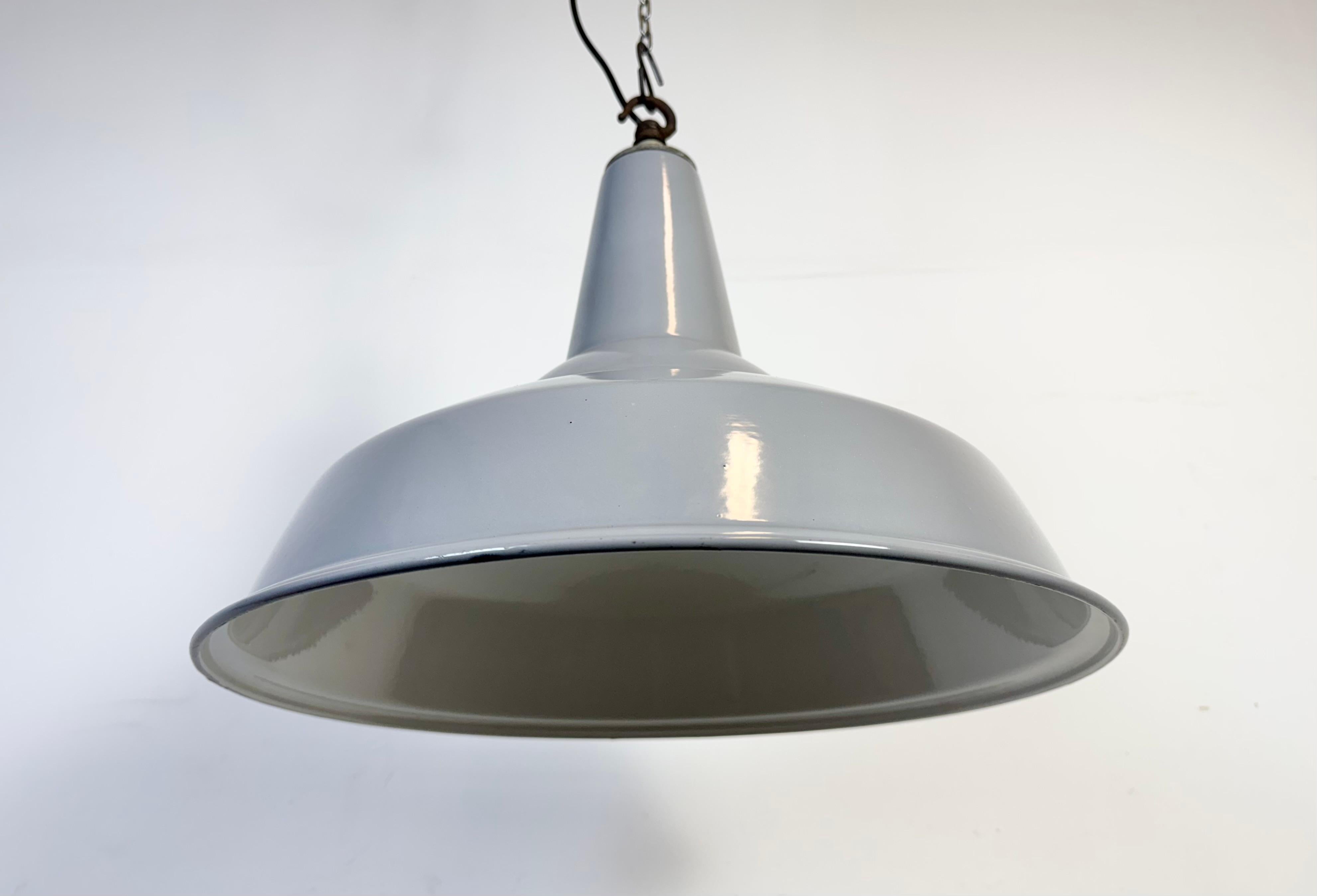 Large Industrial British Grey Enamel Factory Pendant Lamp from Benjamin, 1960s For Sale 5