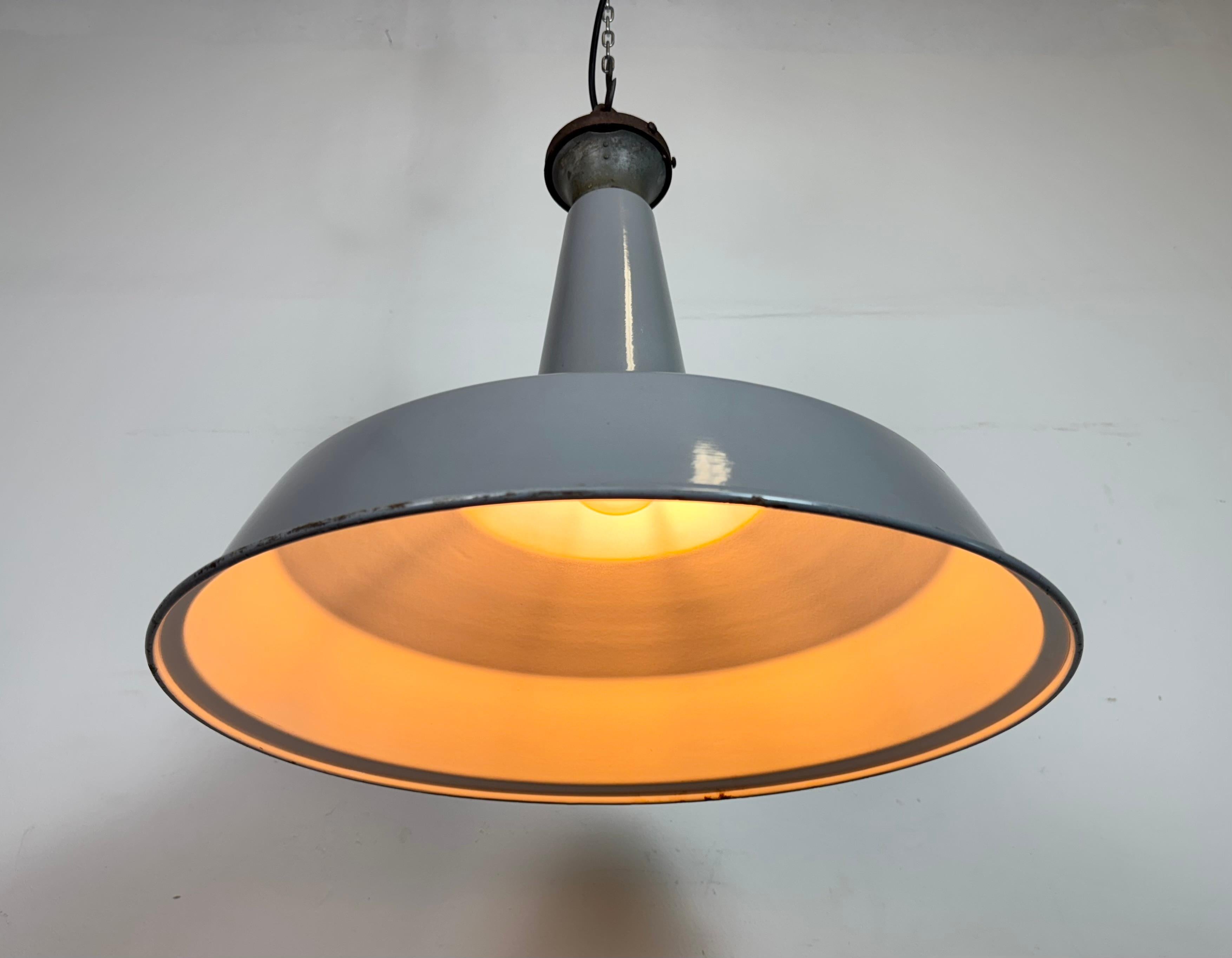 Large Industrial British Grey Enamel Factory Pendant Lamp from Benjamin, 1960s For Sale 5