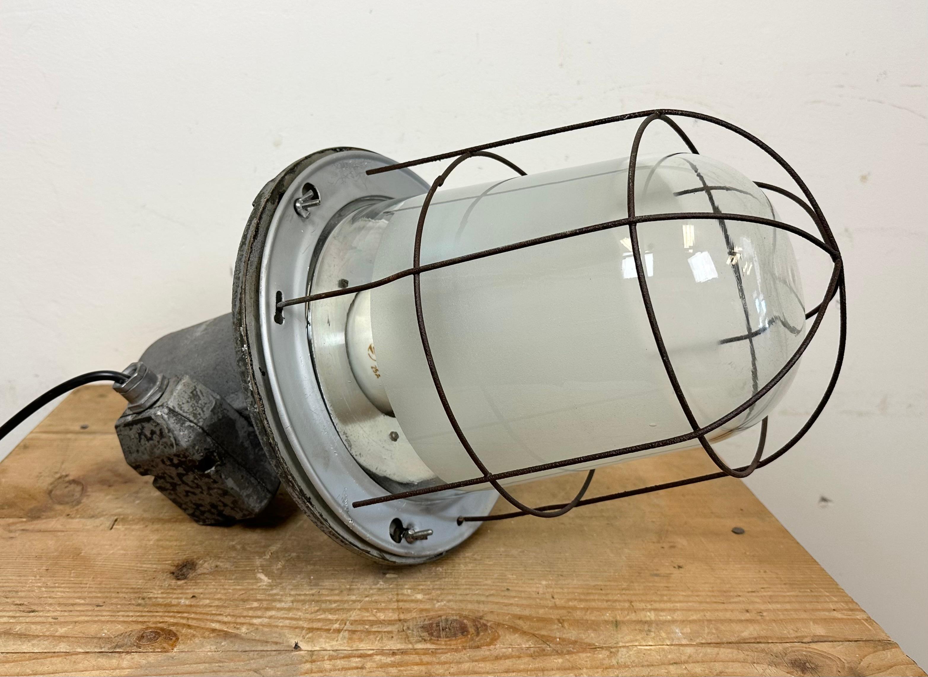 Large Industrial Cast Aluminium Cage Pendant Light , 1960s For Sale 8