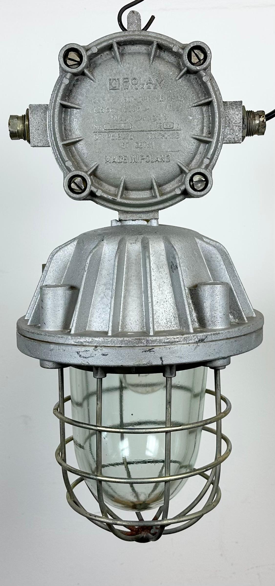 Industriel Grande lampe à suspension industrielle en cage d'aluminium moulé, années 1970 en vente