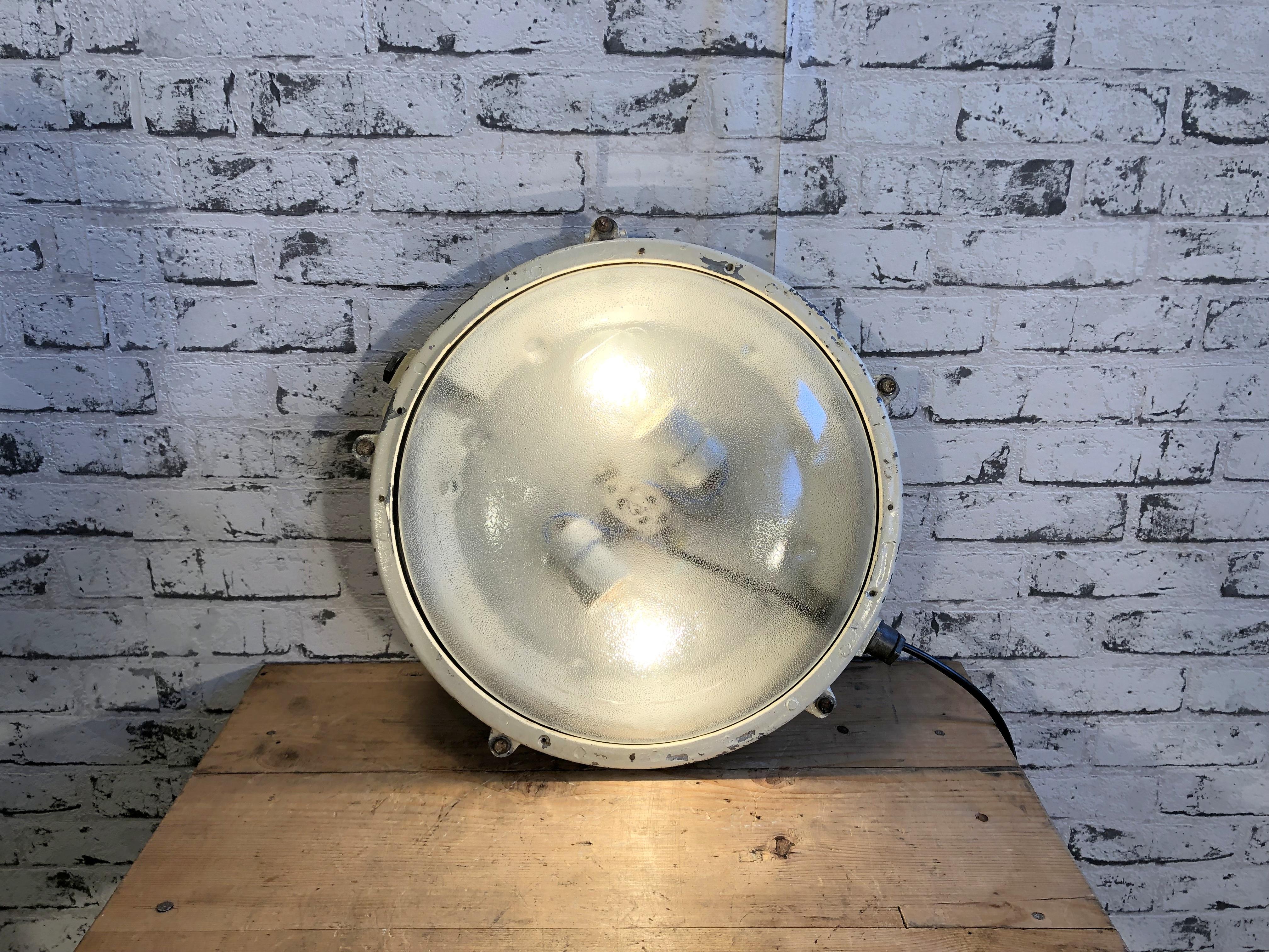 Large Industrial Cast Aluminium Wall or Ceiling Lamp, 1970s 3