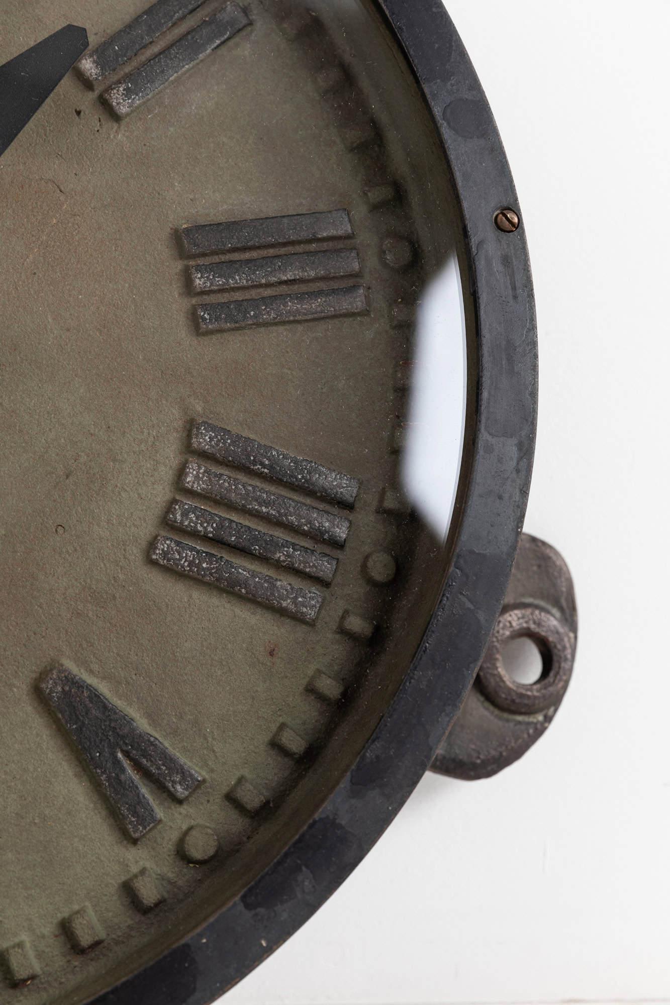 Industriale Grande orologio da parete industriale in ghisa Gents of Leicester Factory, 1930 ca. in vendita