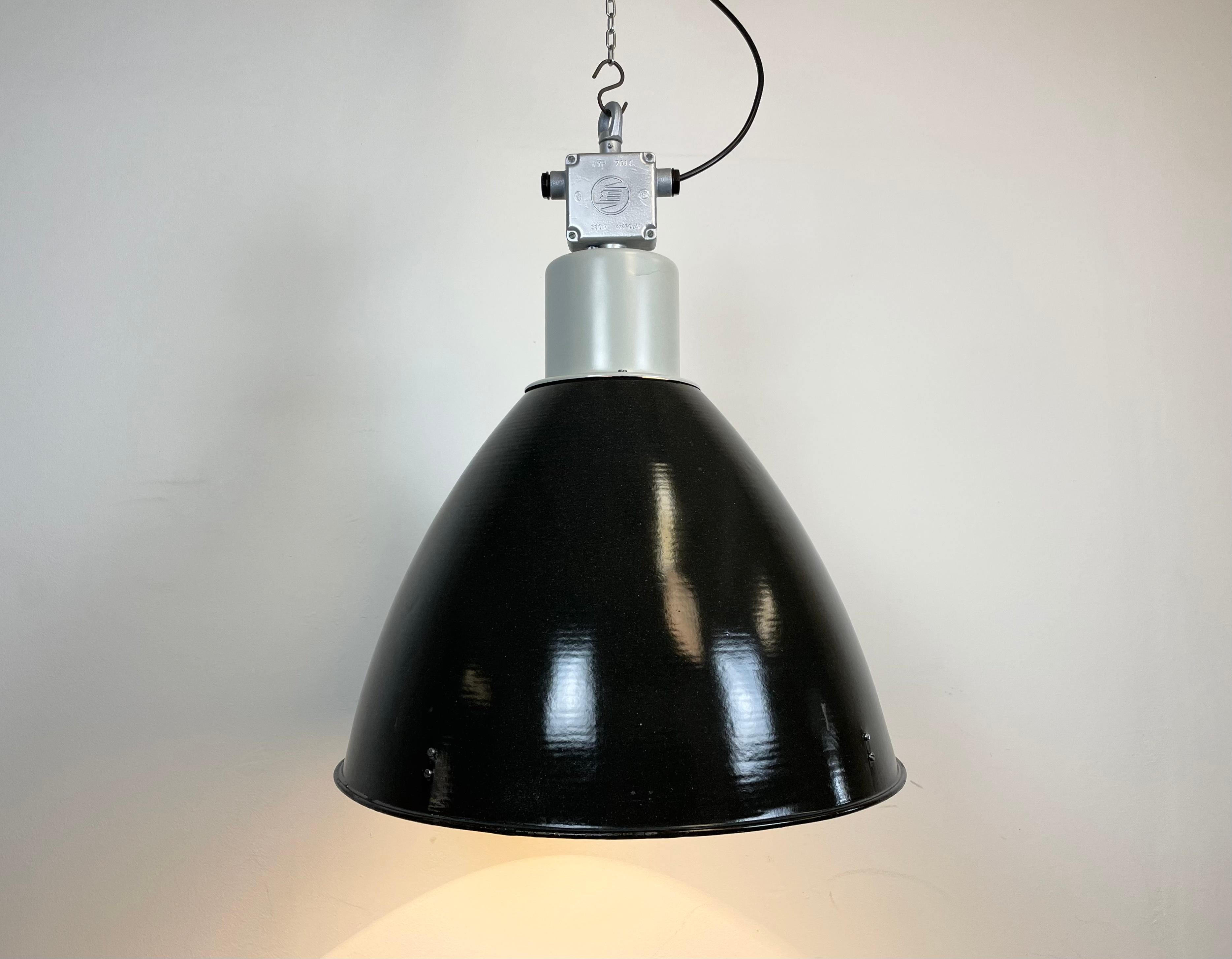 Large Industrial Enamel Factory Pendant Lamp from Elektrosvit, 1960s For Sale 4