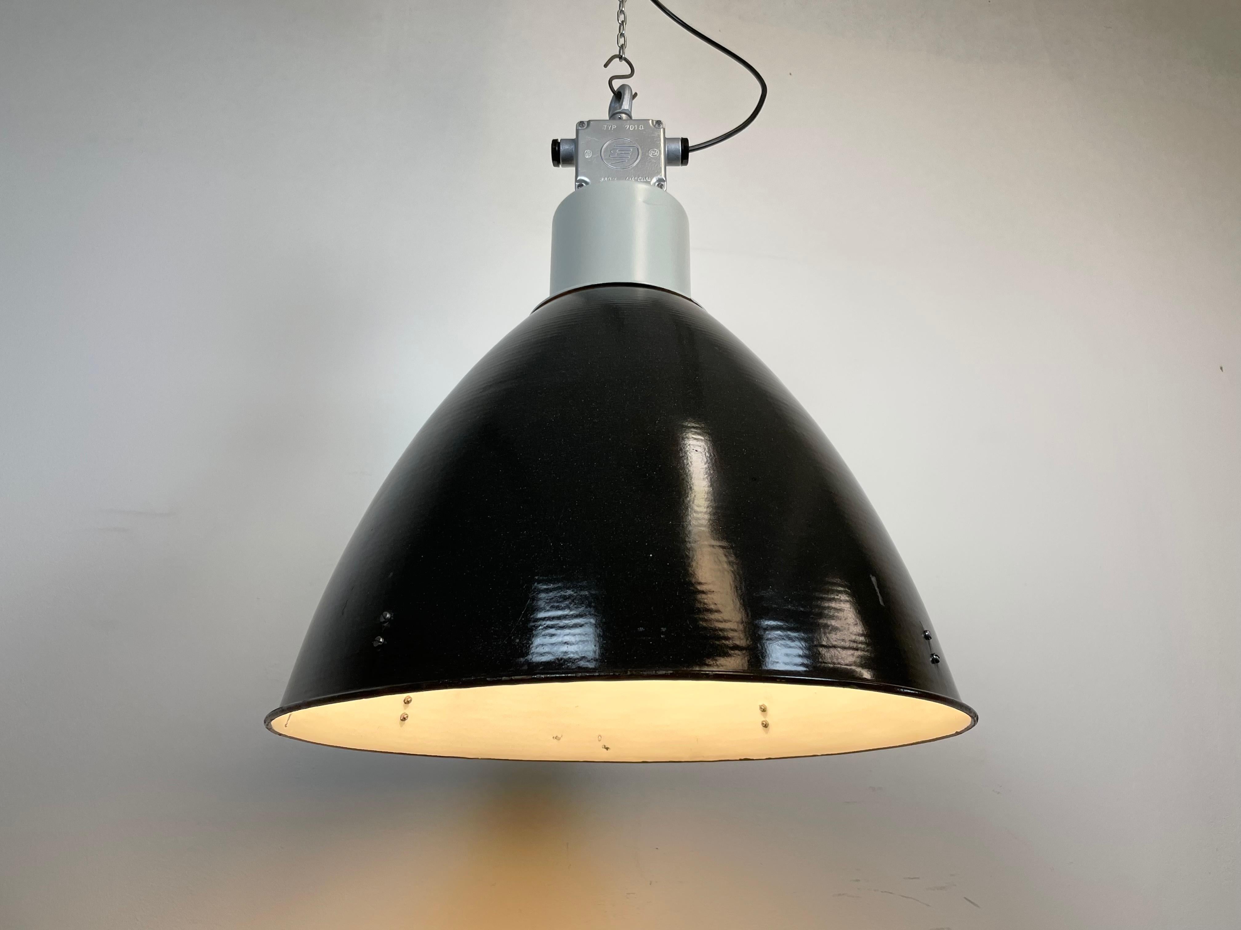 Large Industrial Enamel Factory Pendant Lamp from Elektrosvit, 1960s For Sale 3