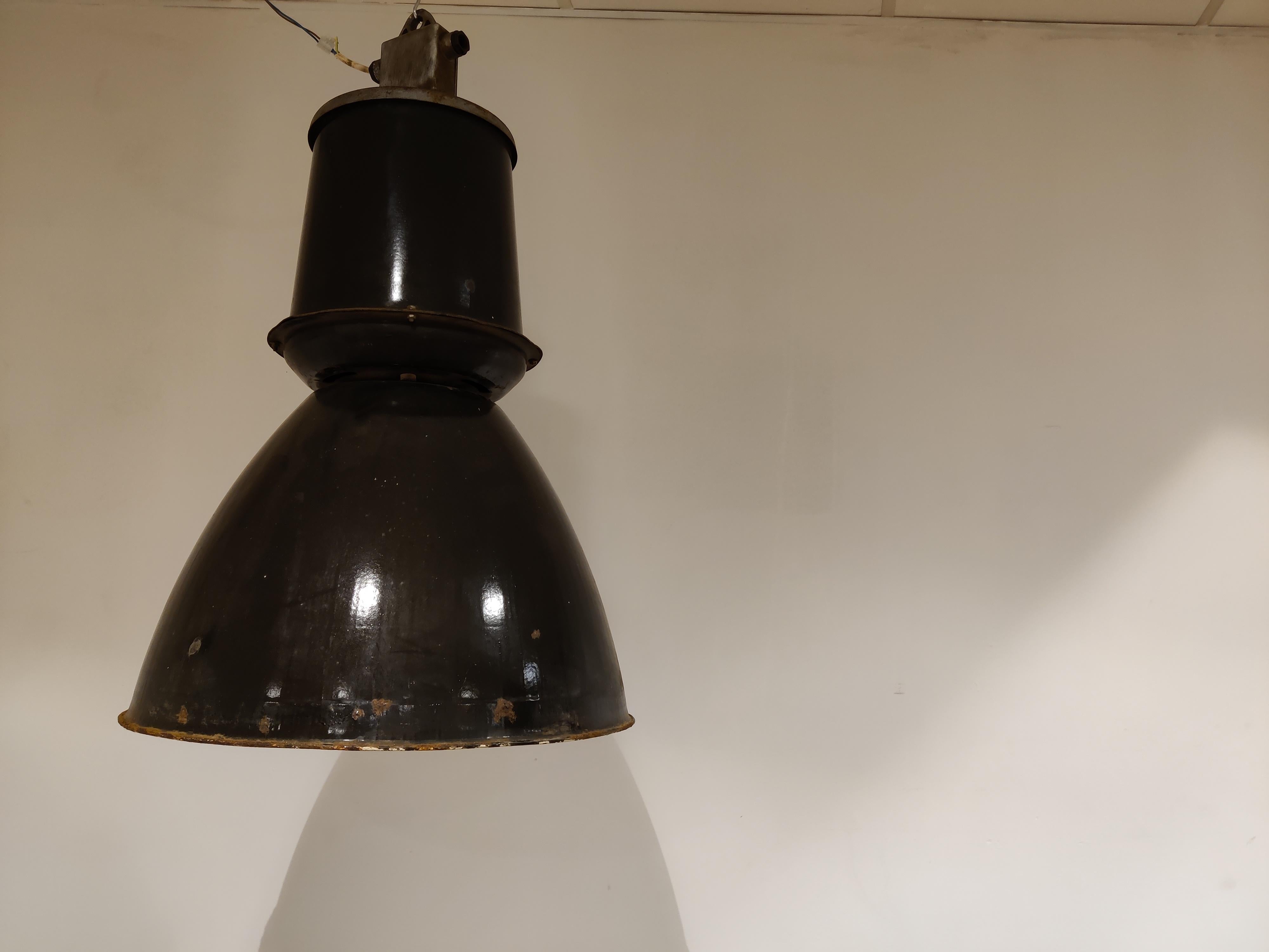 Large Industrial Enamel Lamps, 1950s For Sale 4