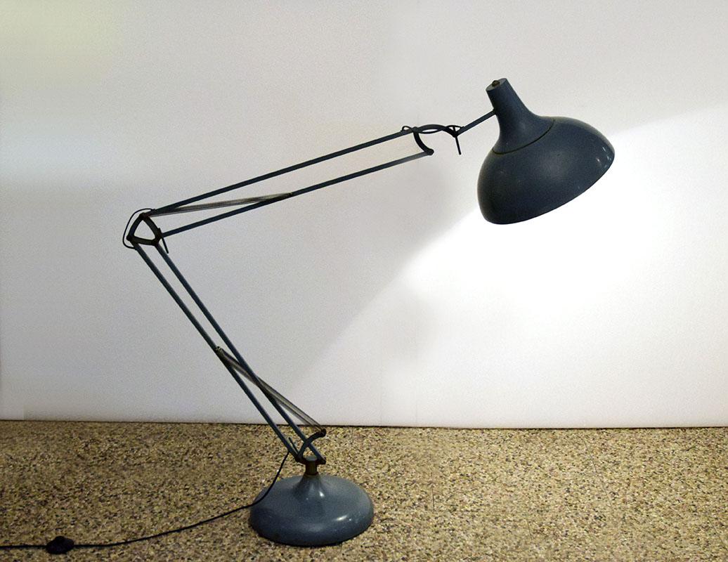 Gran lámpara de pie industrial, principios de los 60 Metal en venta