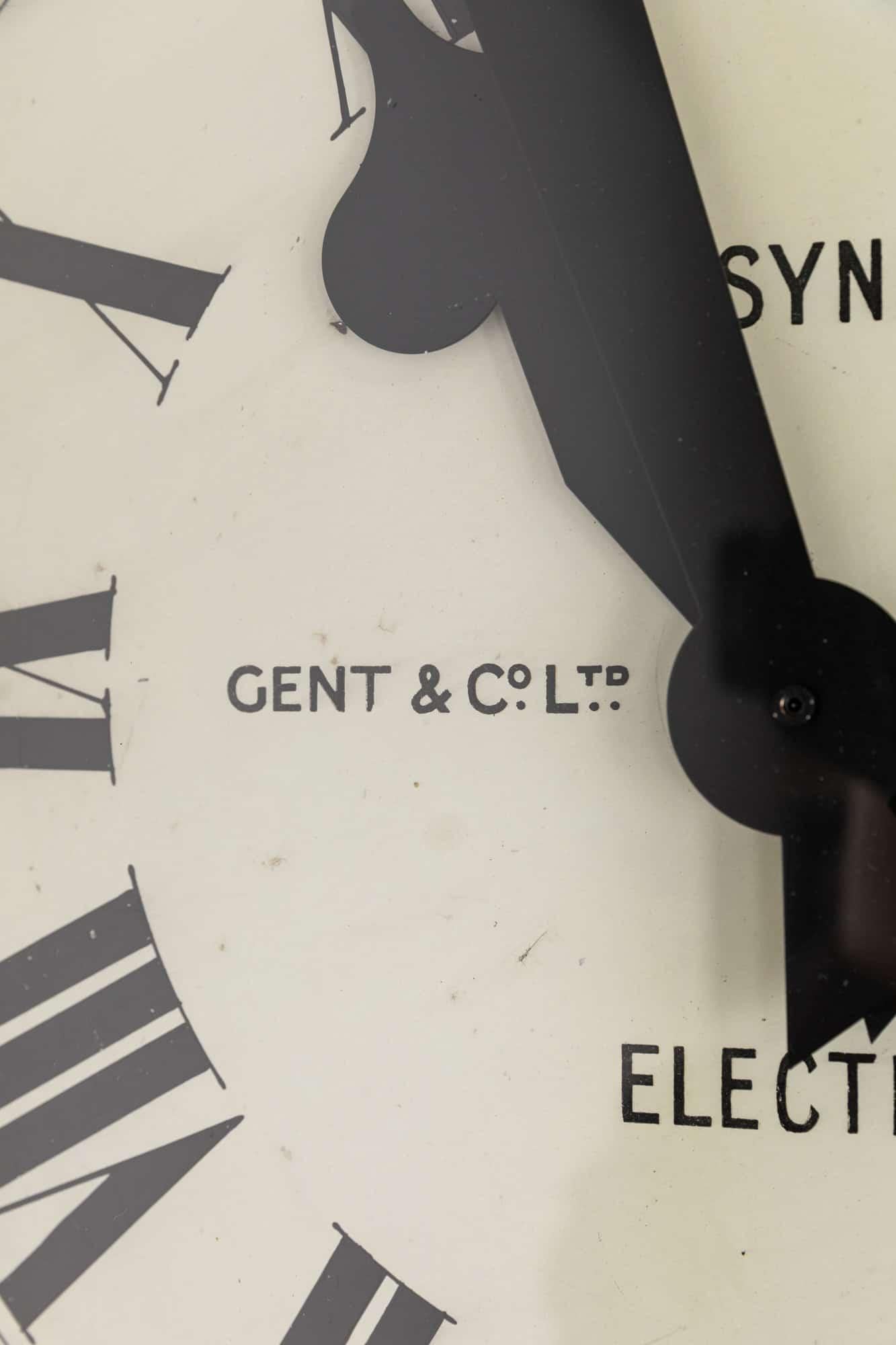 Gran reloj de pared industrial de la fábrica ferroviaria Gents of Leicester. c1920 siglo XX en venta