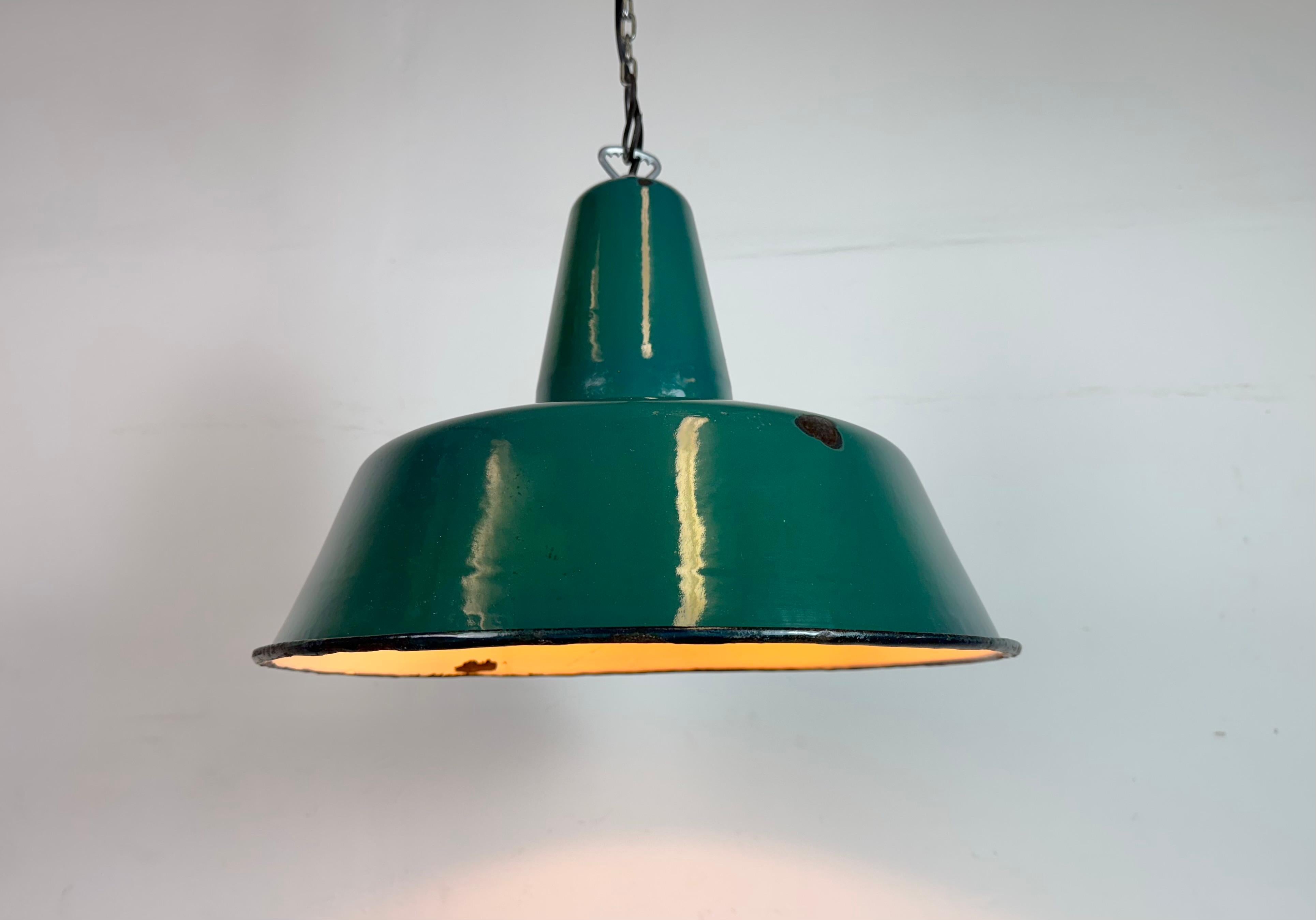 Large Industrial Green Enamel Factory Pendant Lamp, 1960s For Sale 4