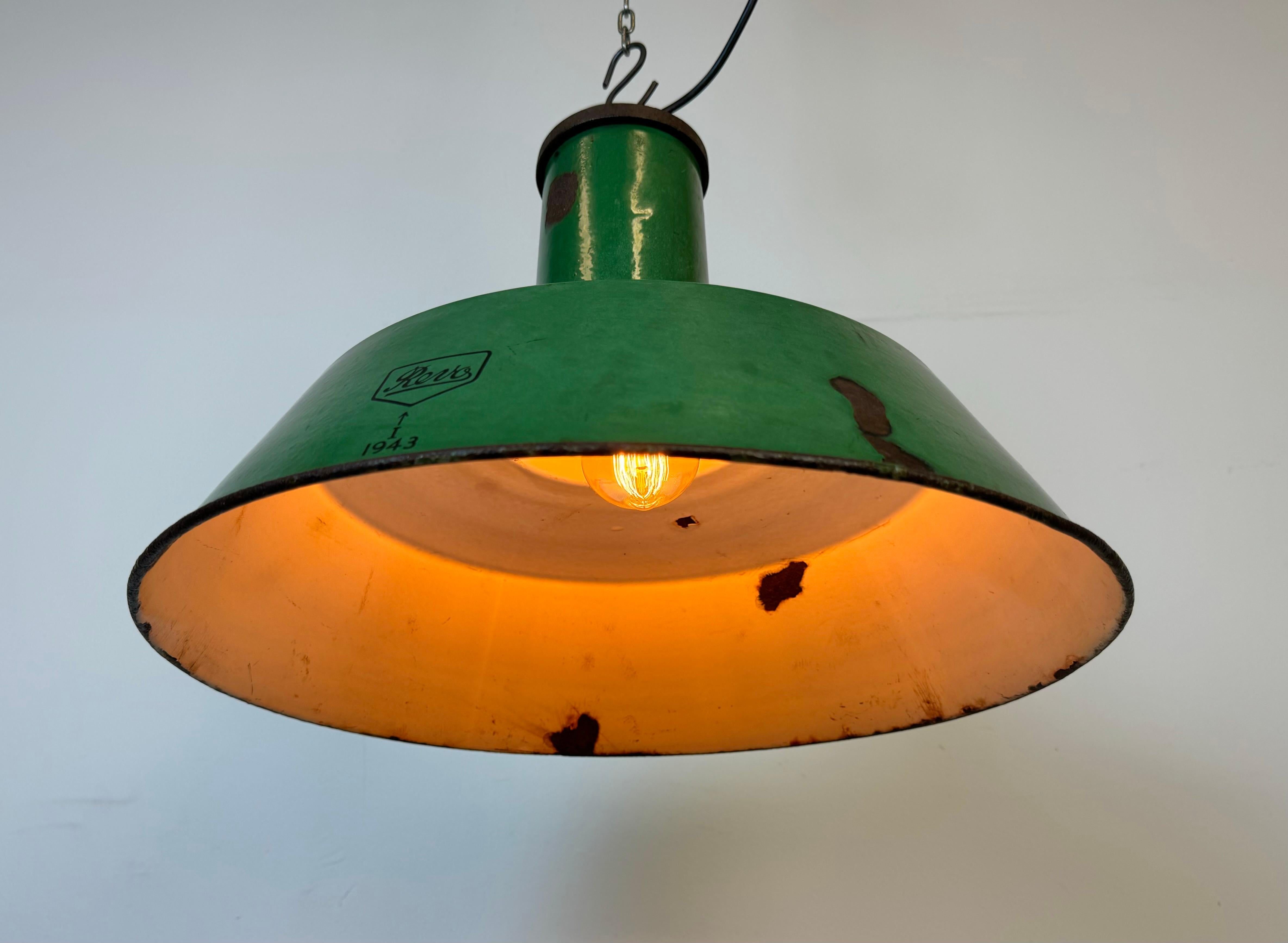 Large Industrial Green Enamel Factory Pendant Lamp from Revo, 1940s For Sale 7