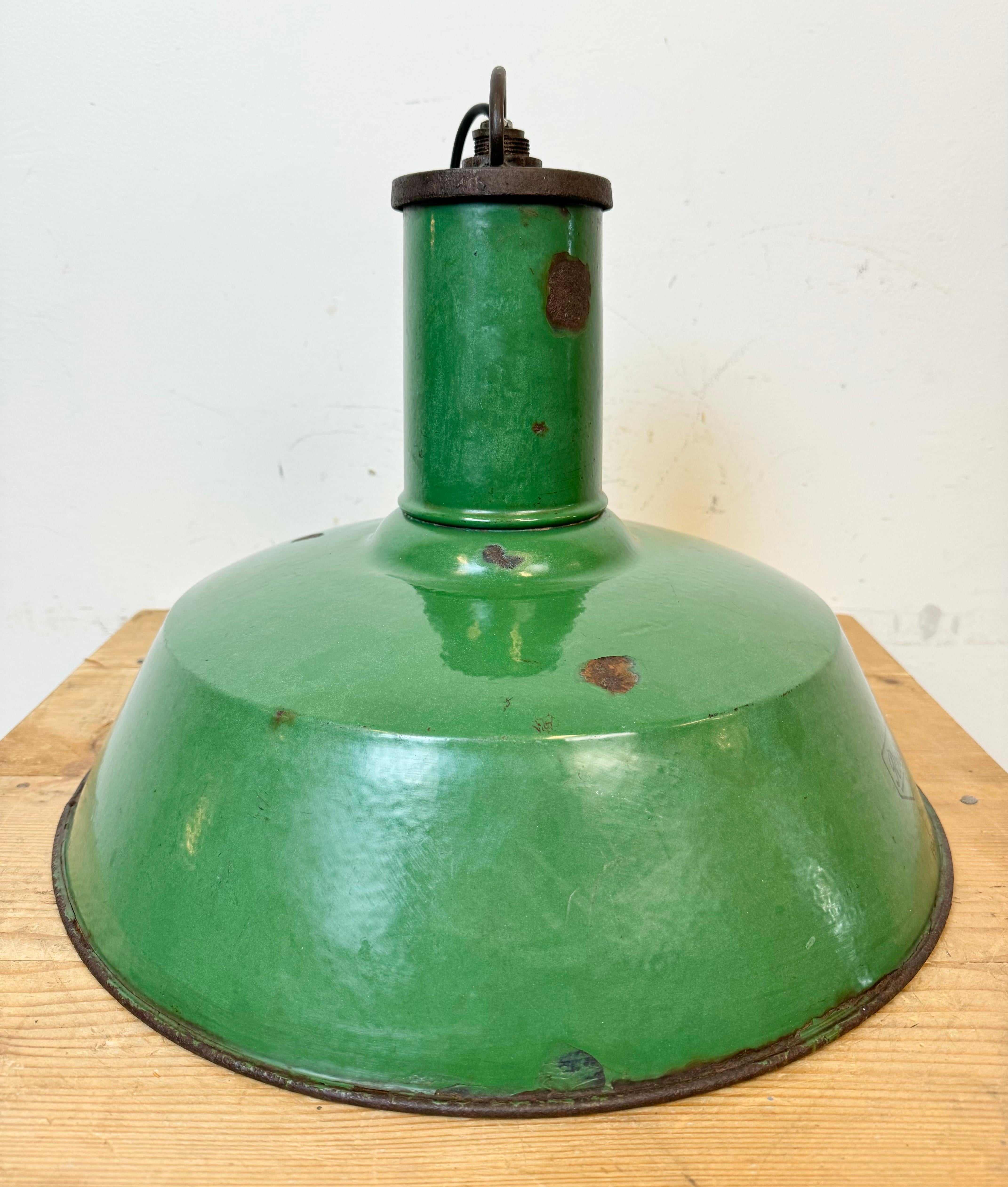 Large Industrial Green Enamel Factory Pendant Lamp from Revo, 1940s For Sale 10