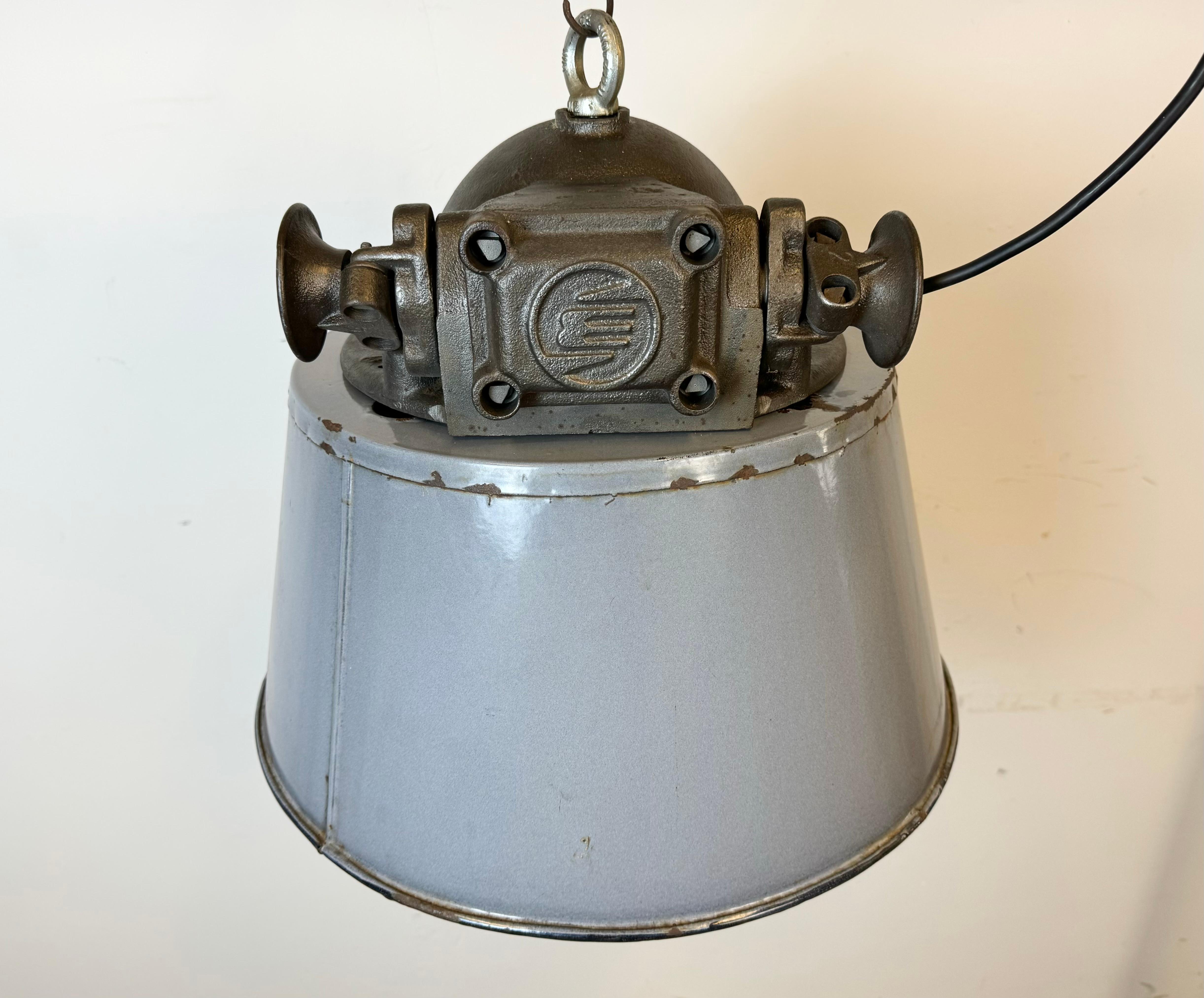 Large Industrial Grey Enamel and Cast Iron Pendant Light, 1960s For Sale 7